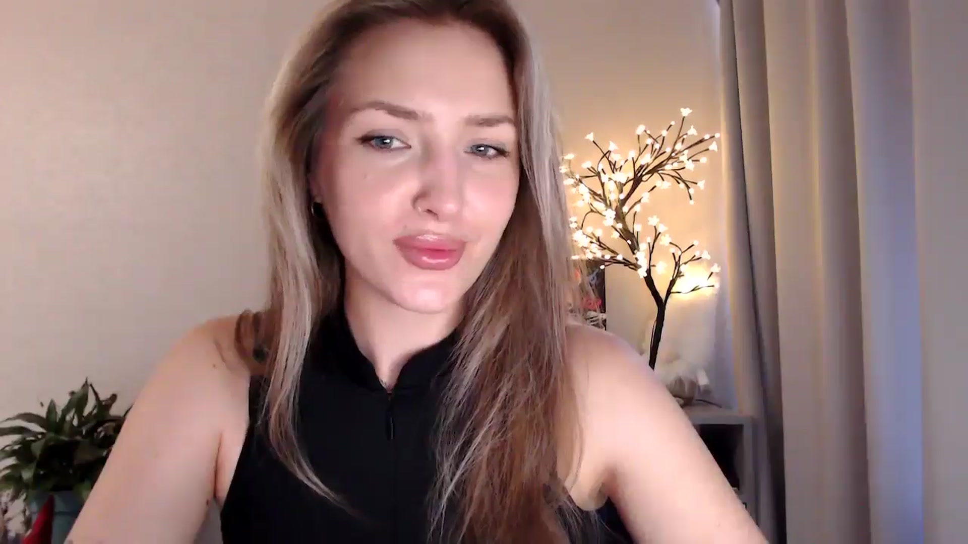 Gallery image thumbnail from My_Diana's myfreecams stream on, 07/15/2025, 15:12 image 6 of 20