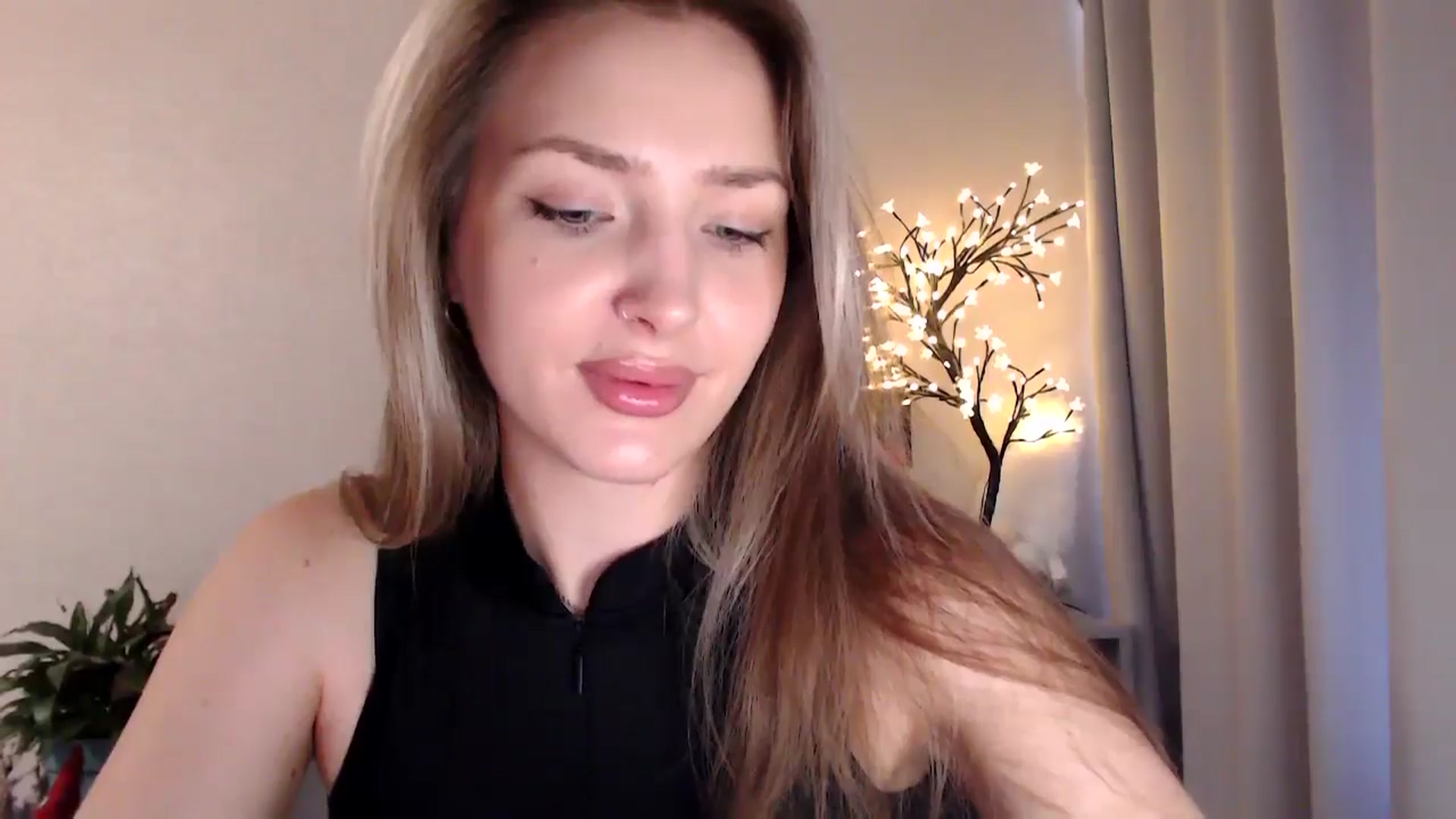 Gallery image thumbnail from My_Diana's myfreecams stream on, 07/15/2025, 15:12 image 9 of 20