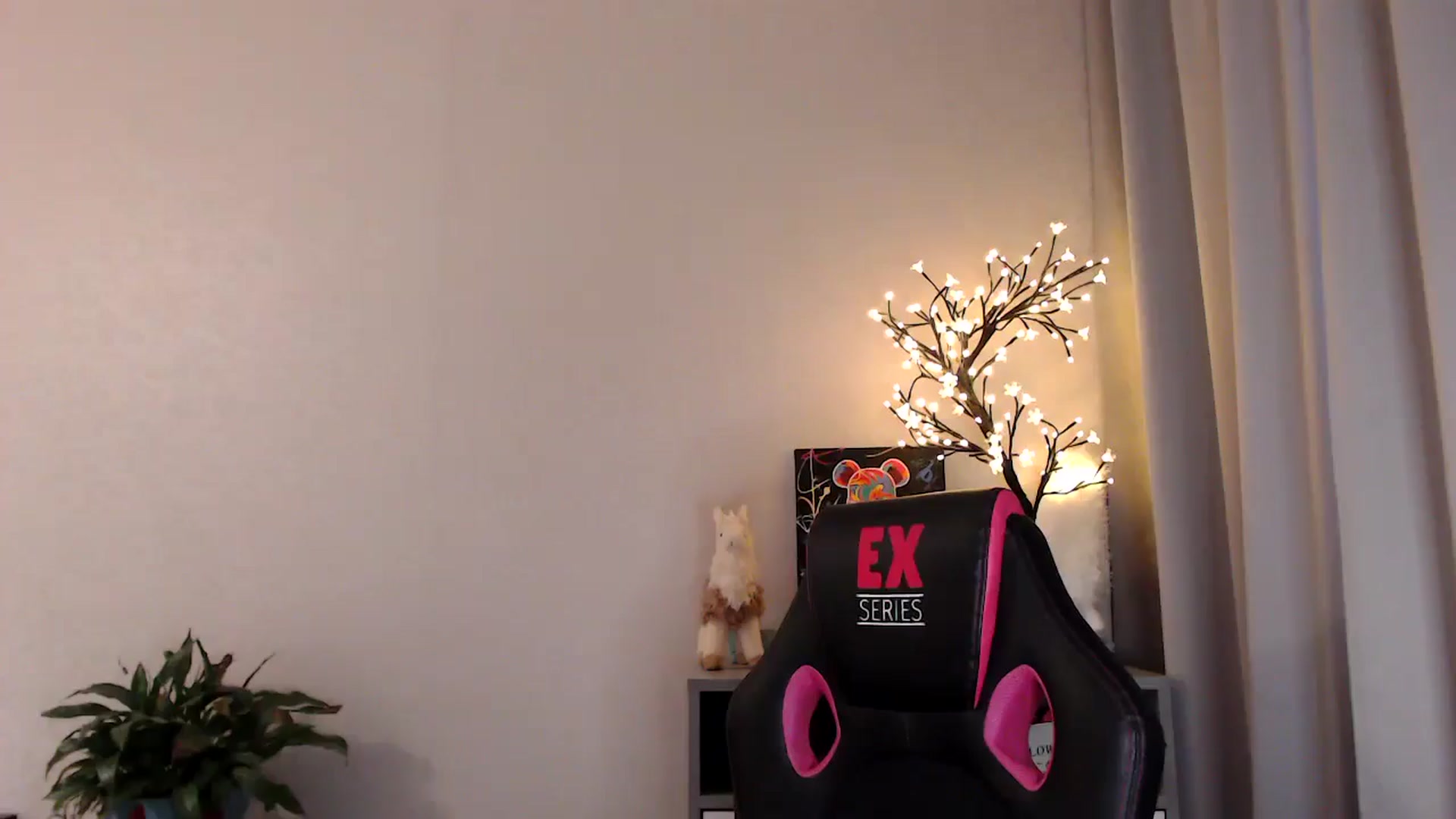 Gallery image thumbnail from My_Diana's myfreecams stream on, 07/16/2025, 15:17 image 1 of 20
