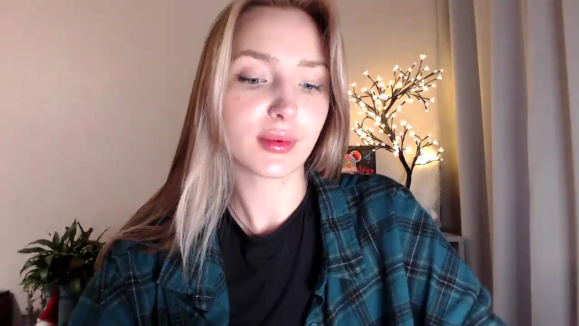 Gallery image thumbnail from My_Diana's myfreecams stream on, 07/16/2025, 15:17 image 5 of 20