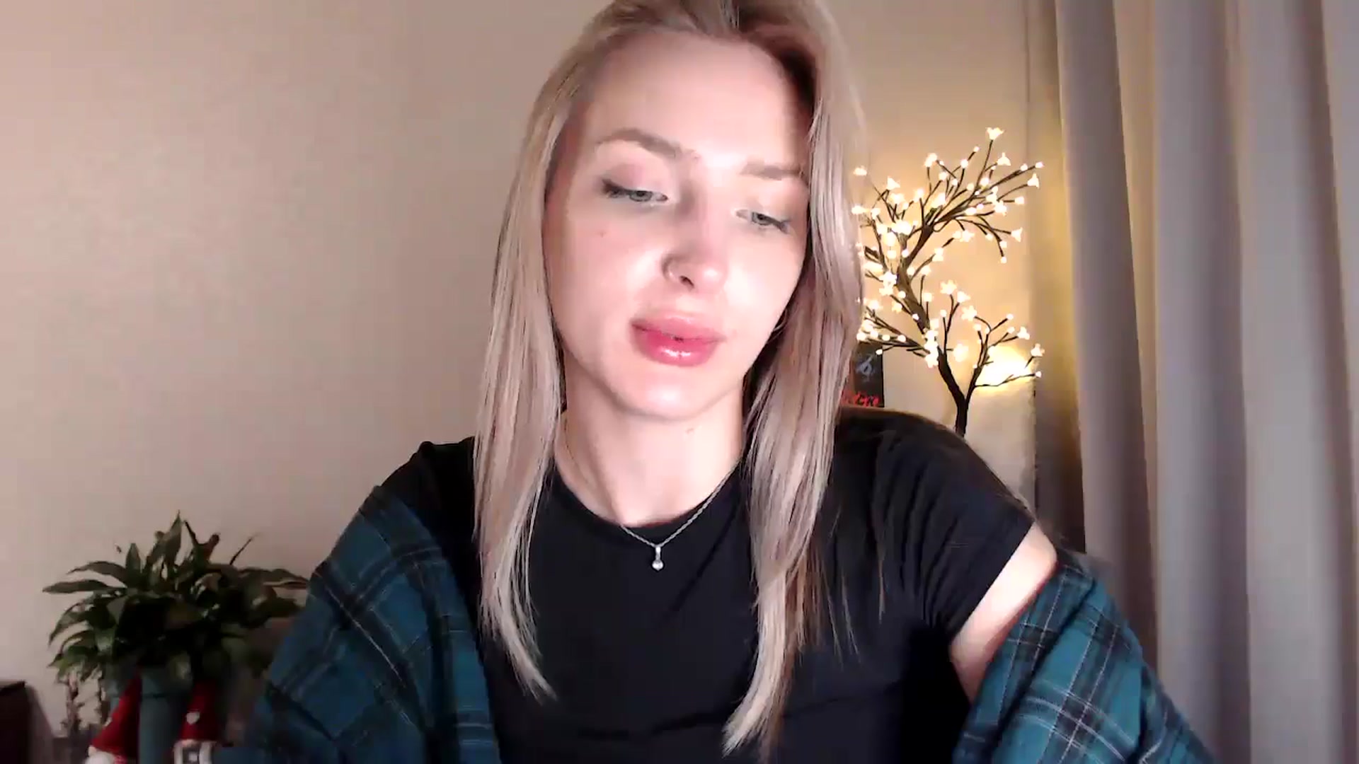 Gallery image thumbnail from My_Diana's myfreecams stream on, 07/16/2025, 15:17 image 16 of 20