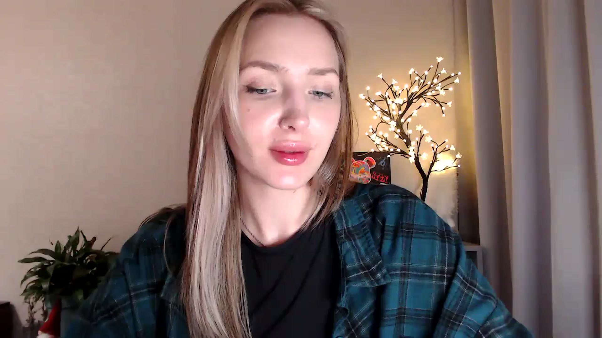 Gallery image thumbnail from My_Diana's myfreecams stream on, 07/16/2025, 15:17 image 9 of 20