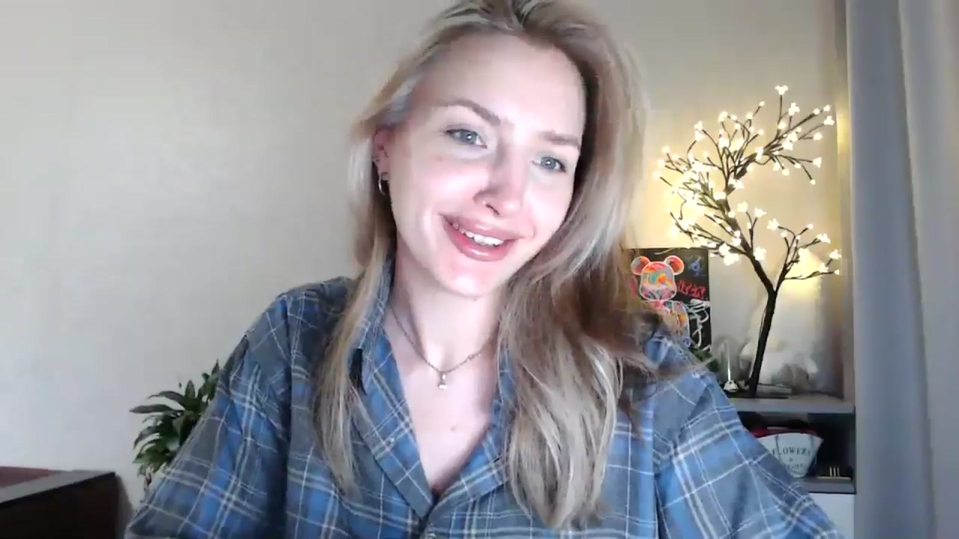 Gallery image thumbnail from My_Diana's myfreecams stream on, 07/18/2025, 17:07 image 17 of 20