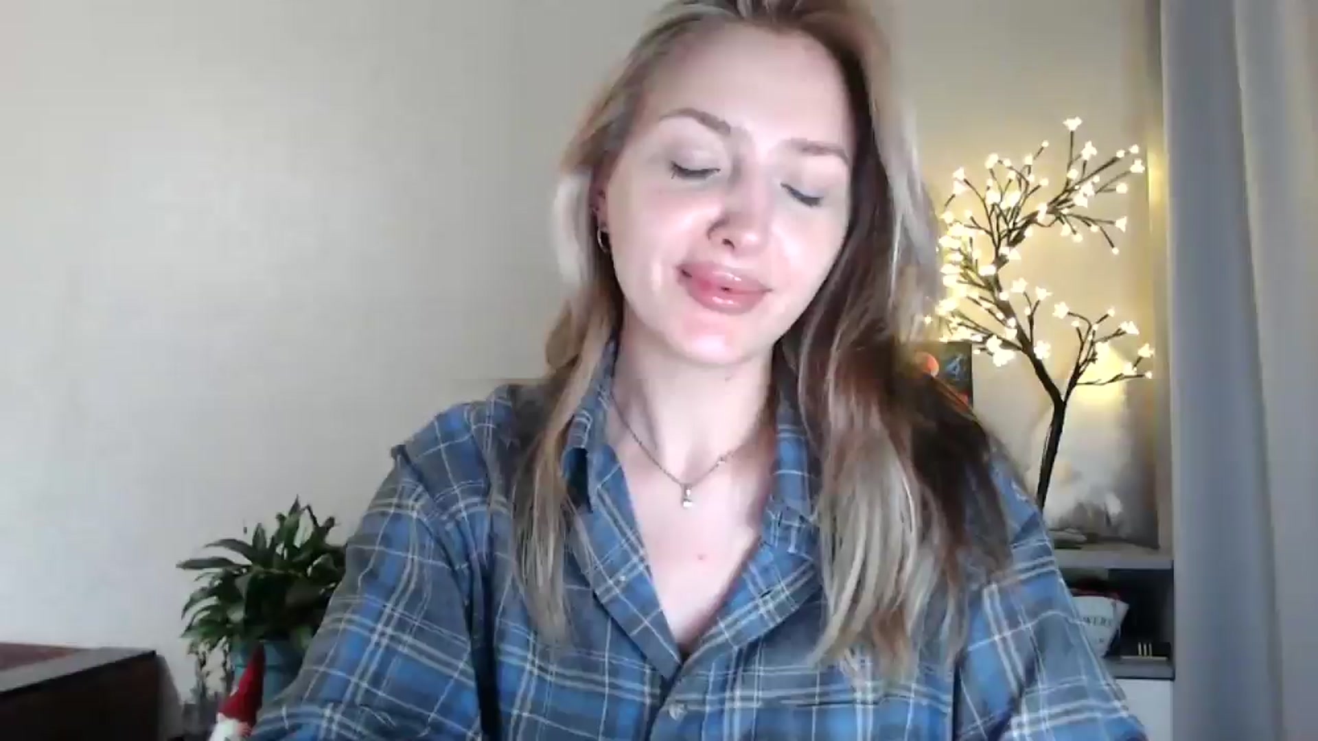 Gallery image thumbnail from My_Diana's myfreecams stream on, 07/18/2025, 17:07 image 16 of 20