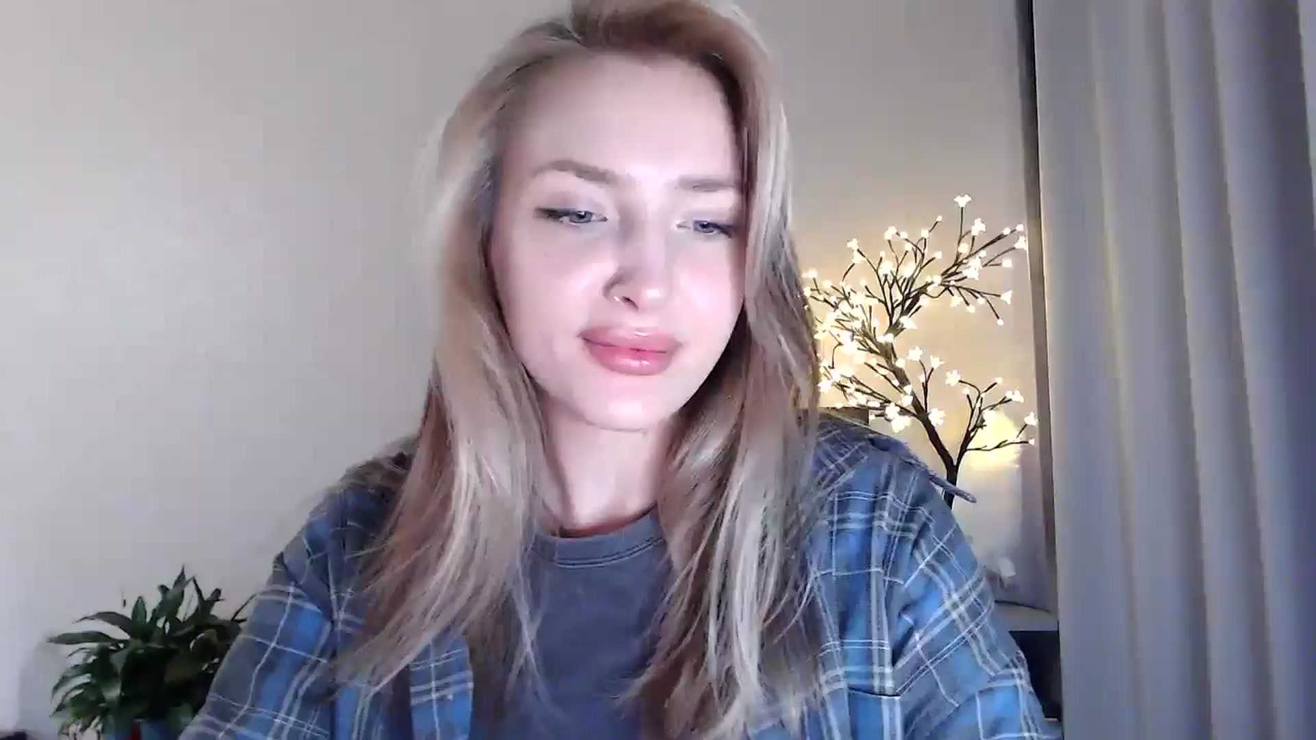 Gallery image thumbnail from My_Diana's myfreecams stream on, 07/19/2025, 16:05 image 19 of 20