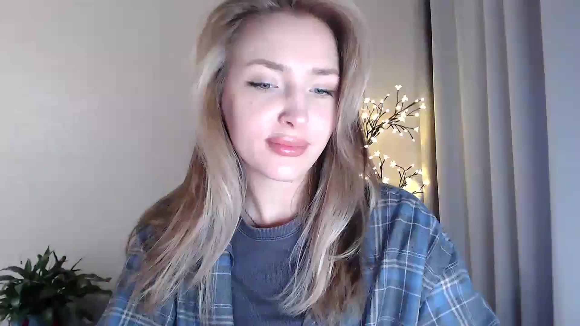 Gallery image thumbnail from My_Diana's myfreecams stream on, 07/19/2025, 16:05 image 9 of 20