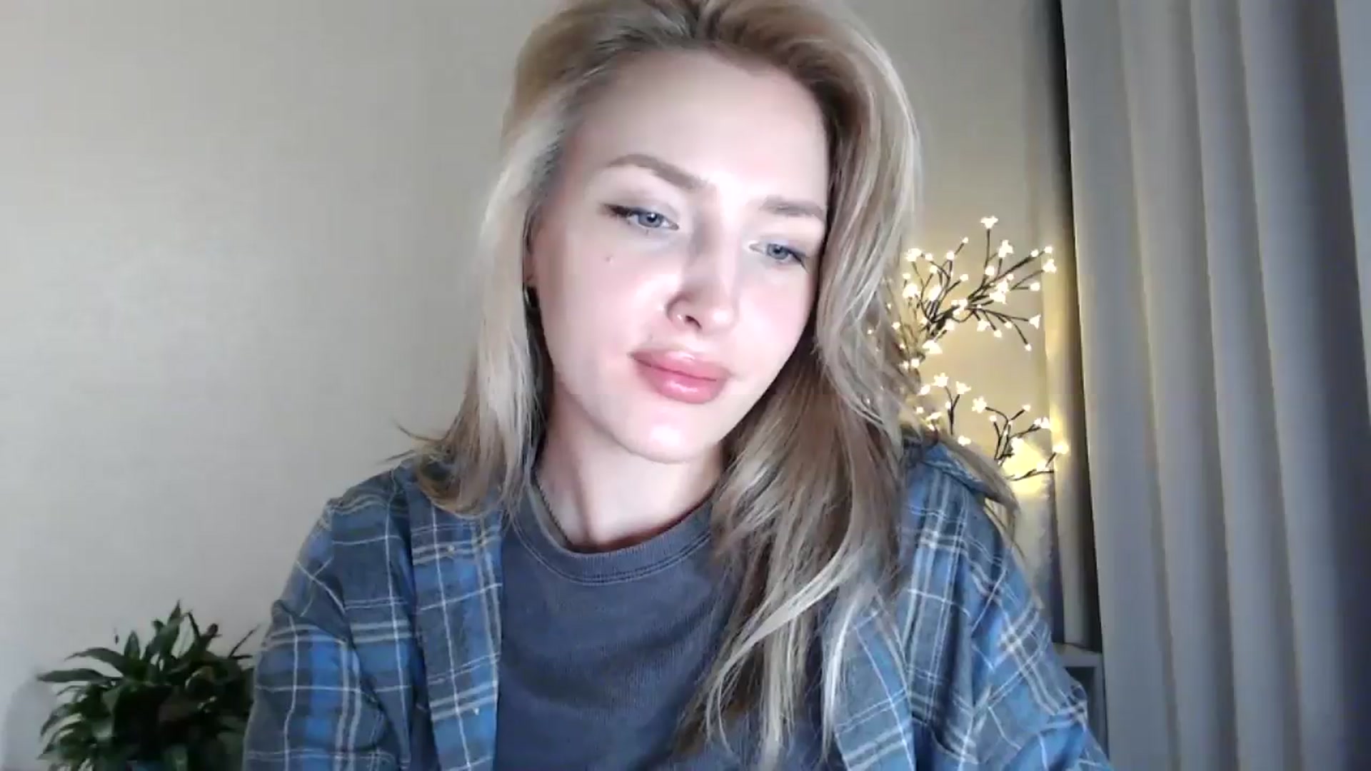 Gallery image thumbnail from My_Diana's myfreecams stream on, 07/19/2025, 16:05 image 14 of 20