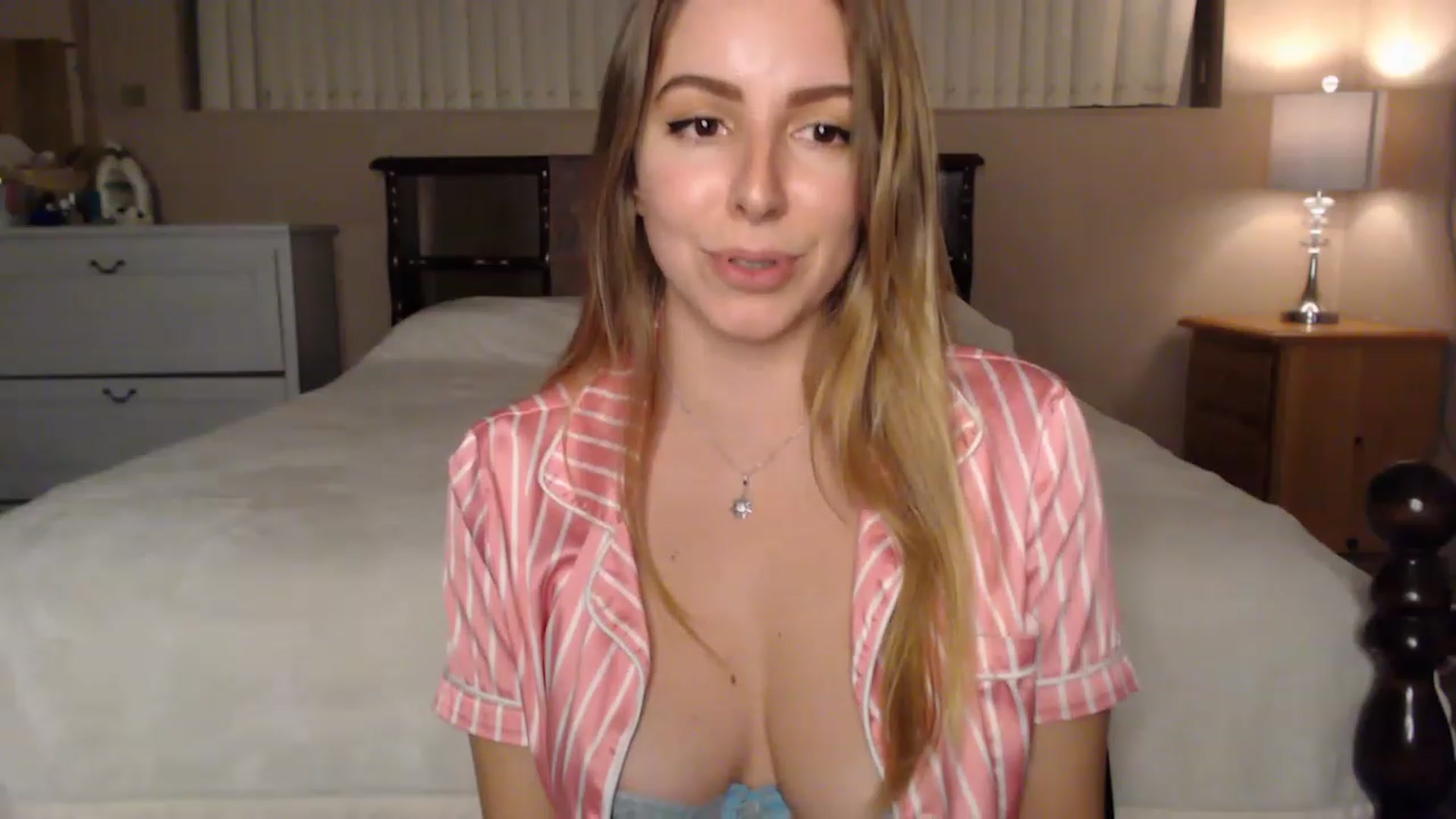 Gallery image thumbnail from MyaDelaney's myfreecams stream on, 12/03/2022, 03:48 image 7 of 20