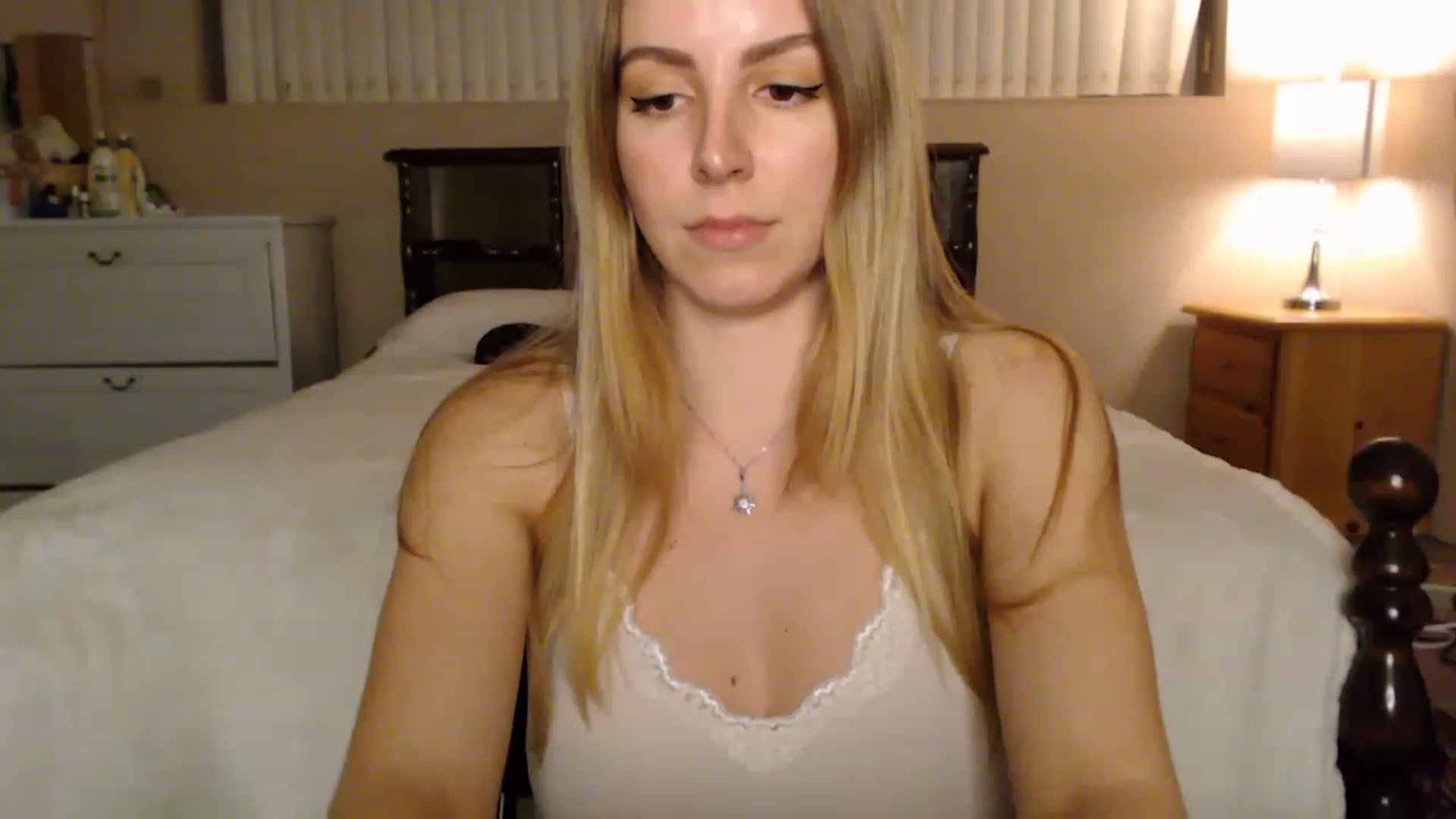 Gallery image thumbnail from MyaDelaney's myfreecams stream on, 12/10/2022, 02:58 image 15 of 20