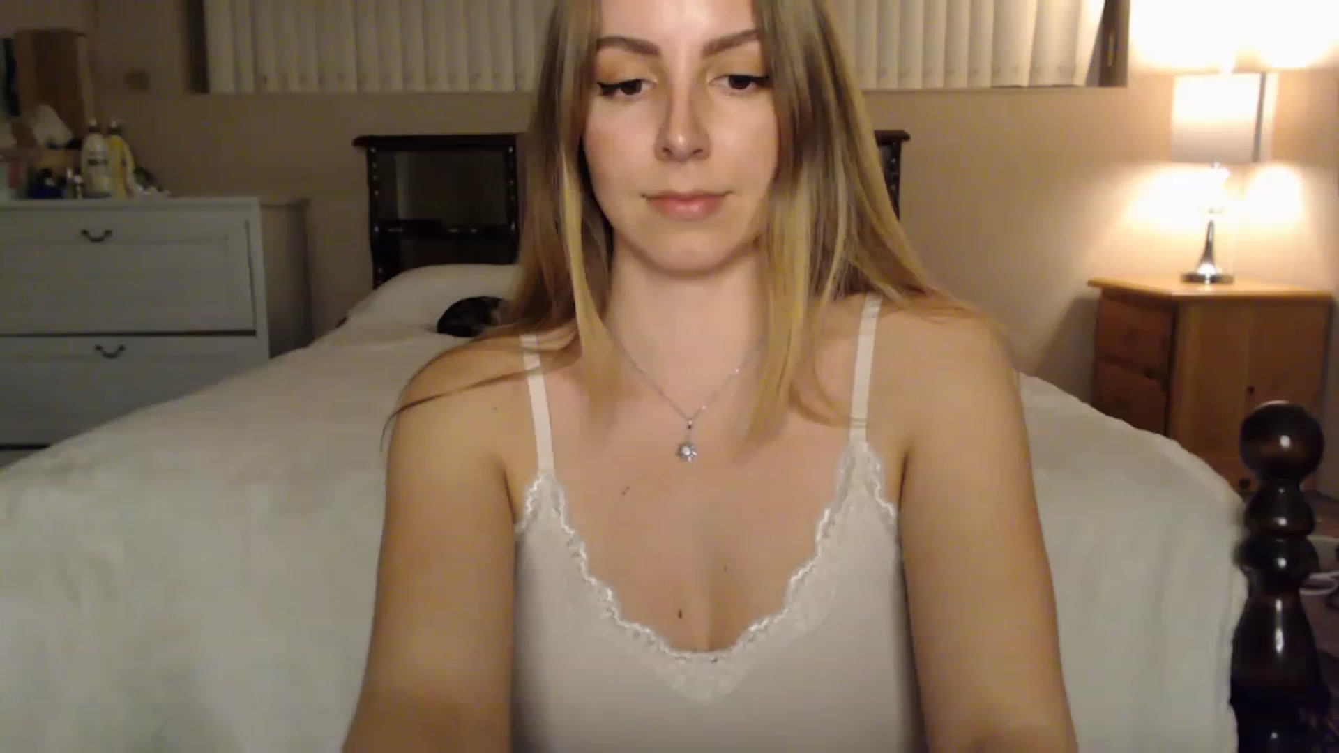 Gallery image thumbnail from MyaDelaney's myfreecams stream on, 12/10/2022, 02:58 image 19 of 20