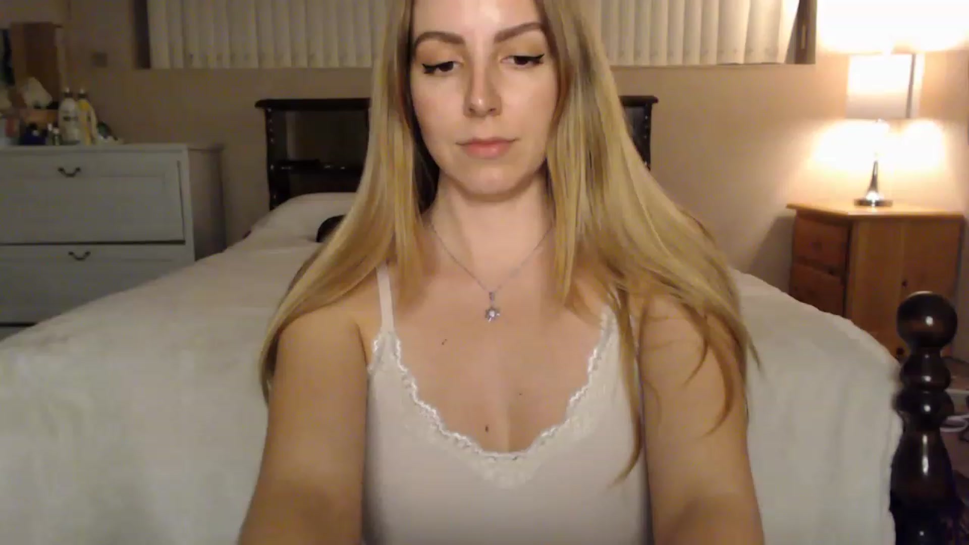 Gallery image thumbnail from MyaDelaney's myfreecams stream on, 12/10/2022, 02:58 image 14 of 20
