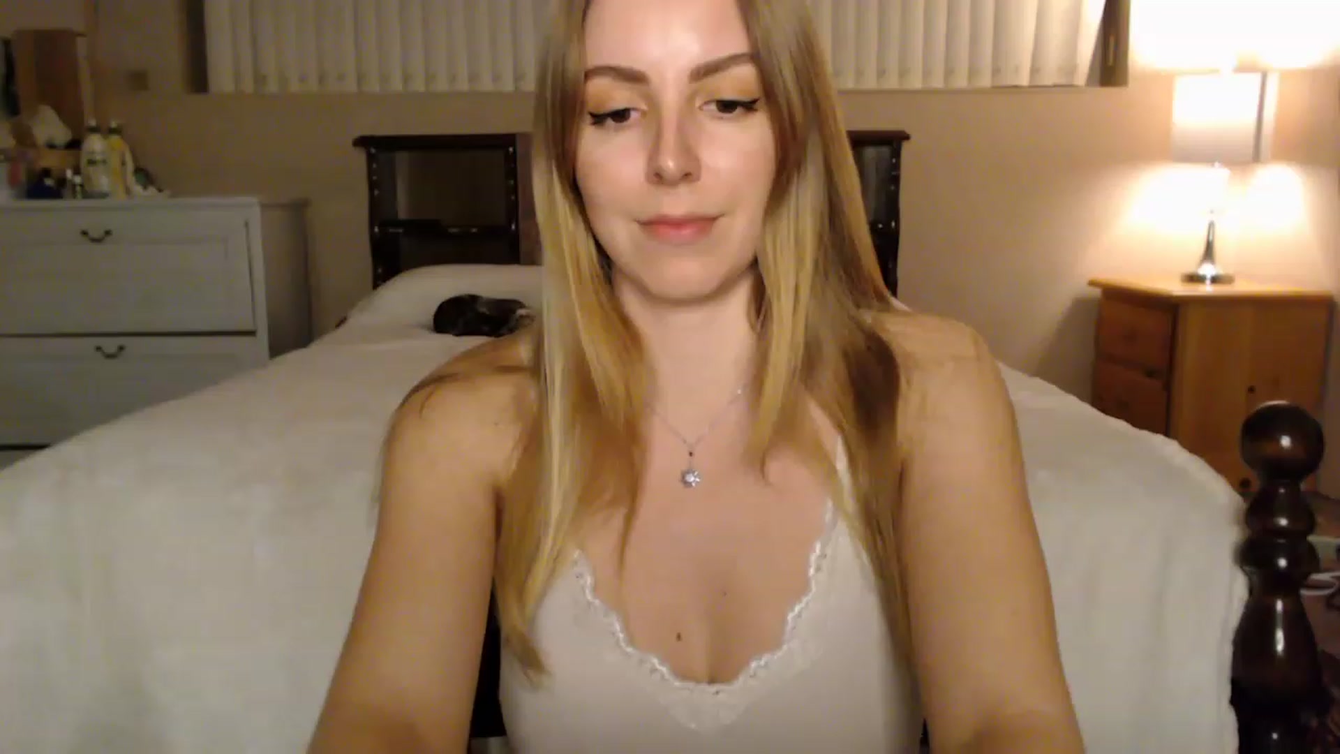 Gallery image thumbnail from MyaDelaney's myfreecams stream on, 12/10/2022, 02:58 image 1 of 20