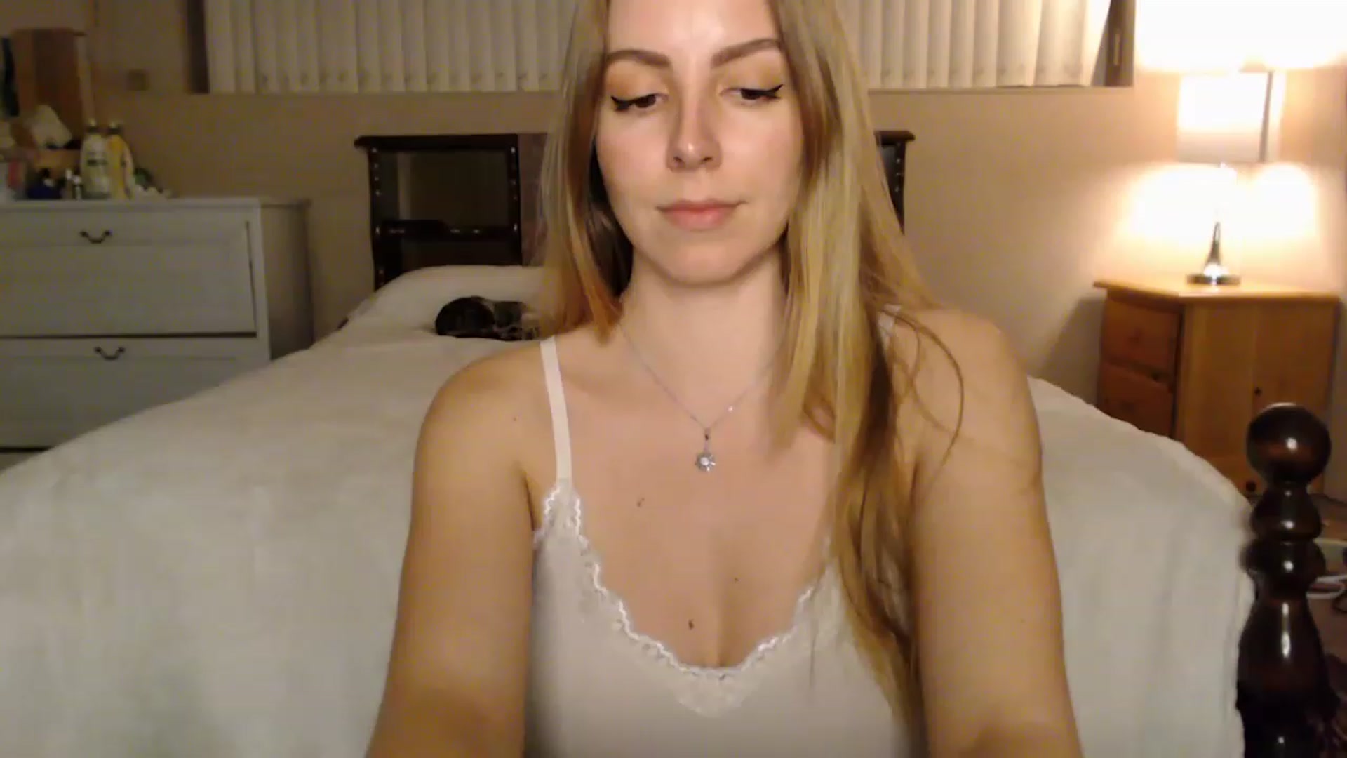 Gallery image thumbnail from MyaDelaney's myfreecams stream on, 12/10/2022, 02:58 image 10 of 20