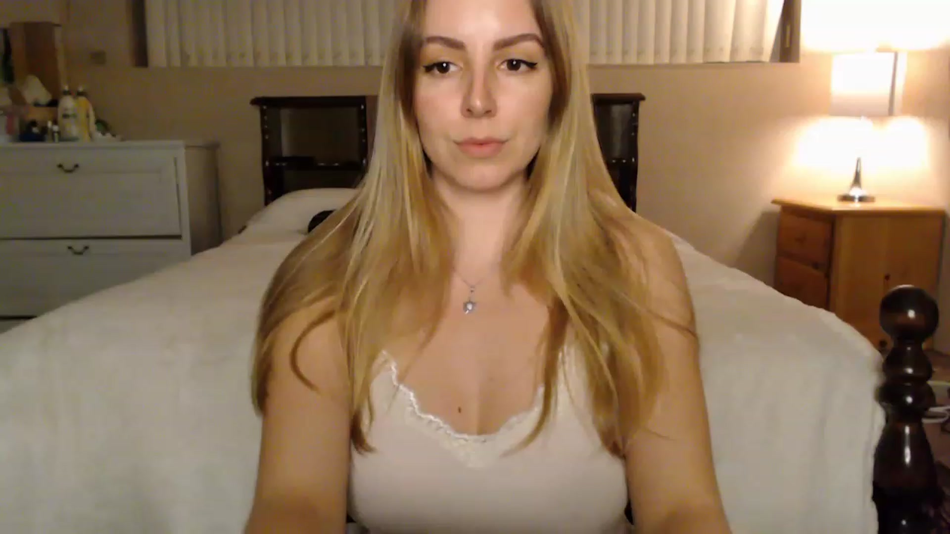 Gallery image thumbnail from MyaDelaney's myfreecams stream on, 12/10/2022, 02:58 image 8 of 20