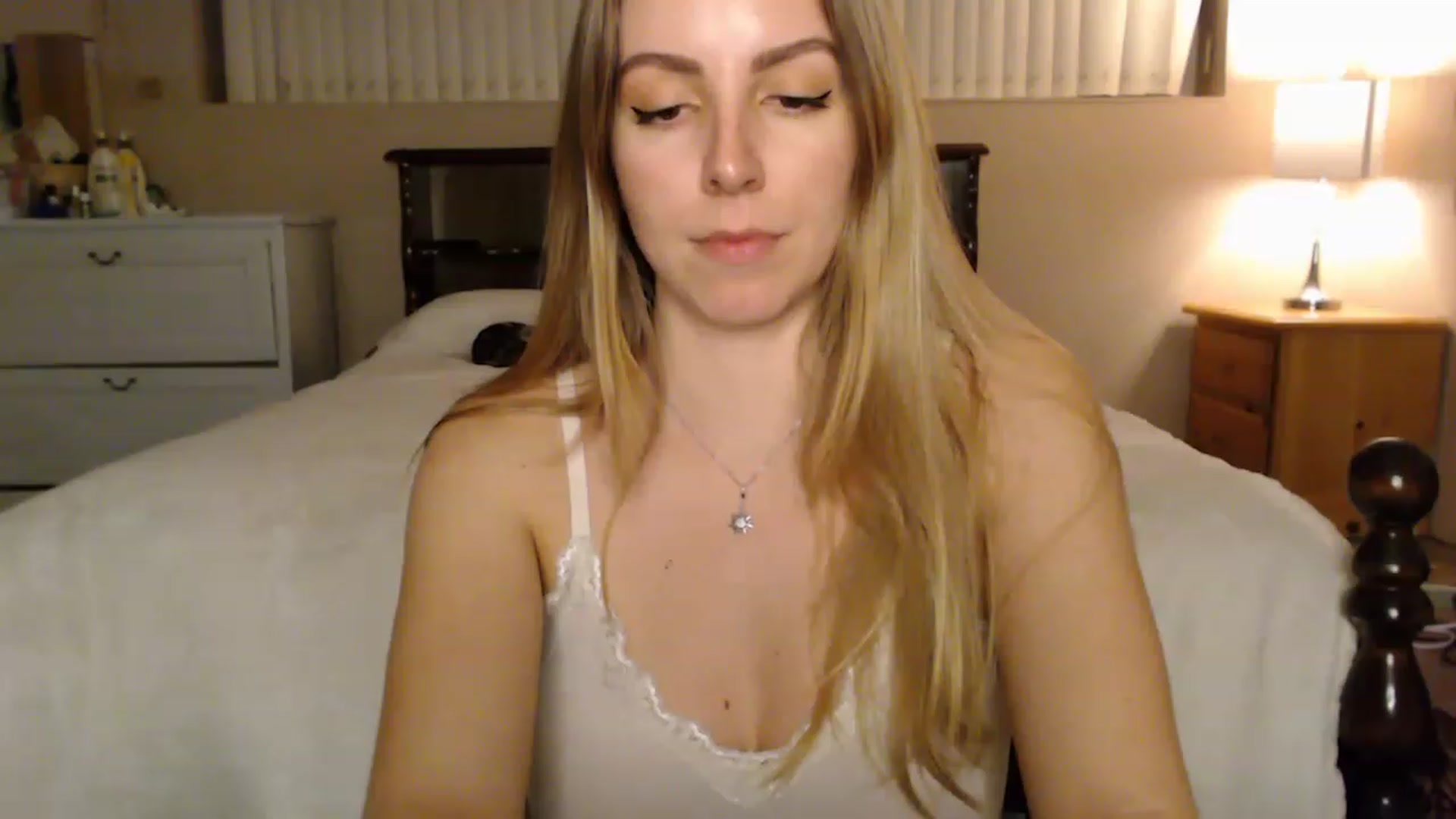 Gallery image thumbnail from MyaDelaney's myfreecams stream on, 12/10/2022, 02:58 image 4 of 20