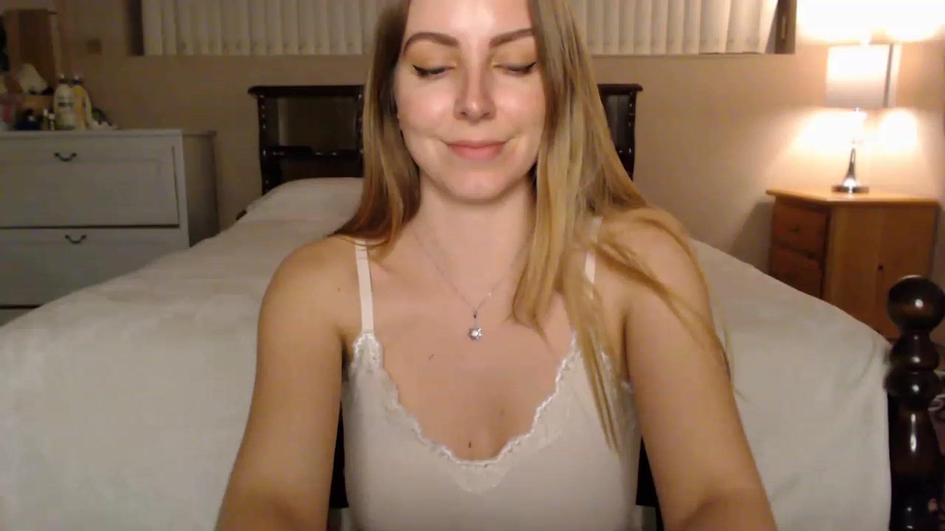 Gallery image thumbnail from MyaDelaney's myfreecams stream on, 12/10/2022, 04:02 image 6 of 20