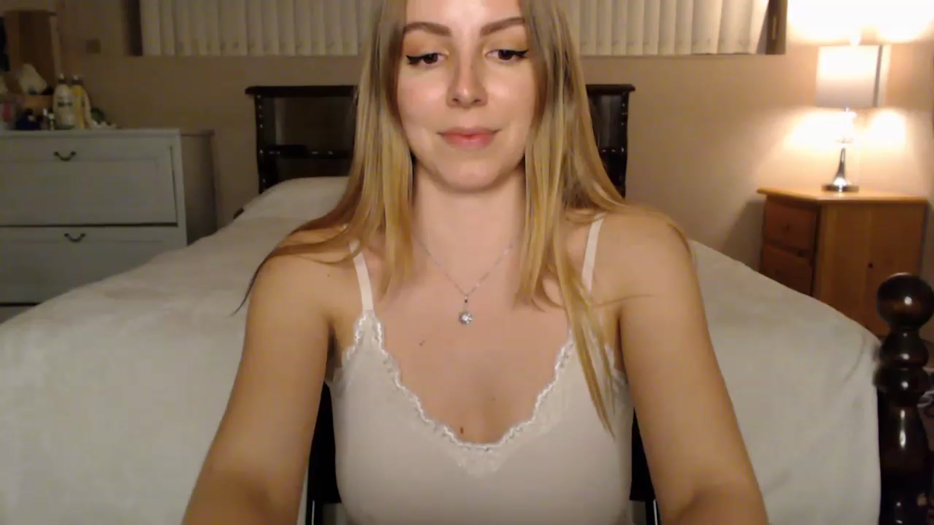 Gallery image thumbnail from MyaDelaney's myfreecams stream on, 12/10/2022, 04:02 image 12 of 20