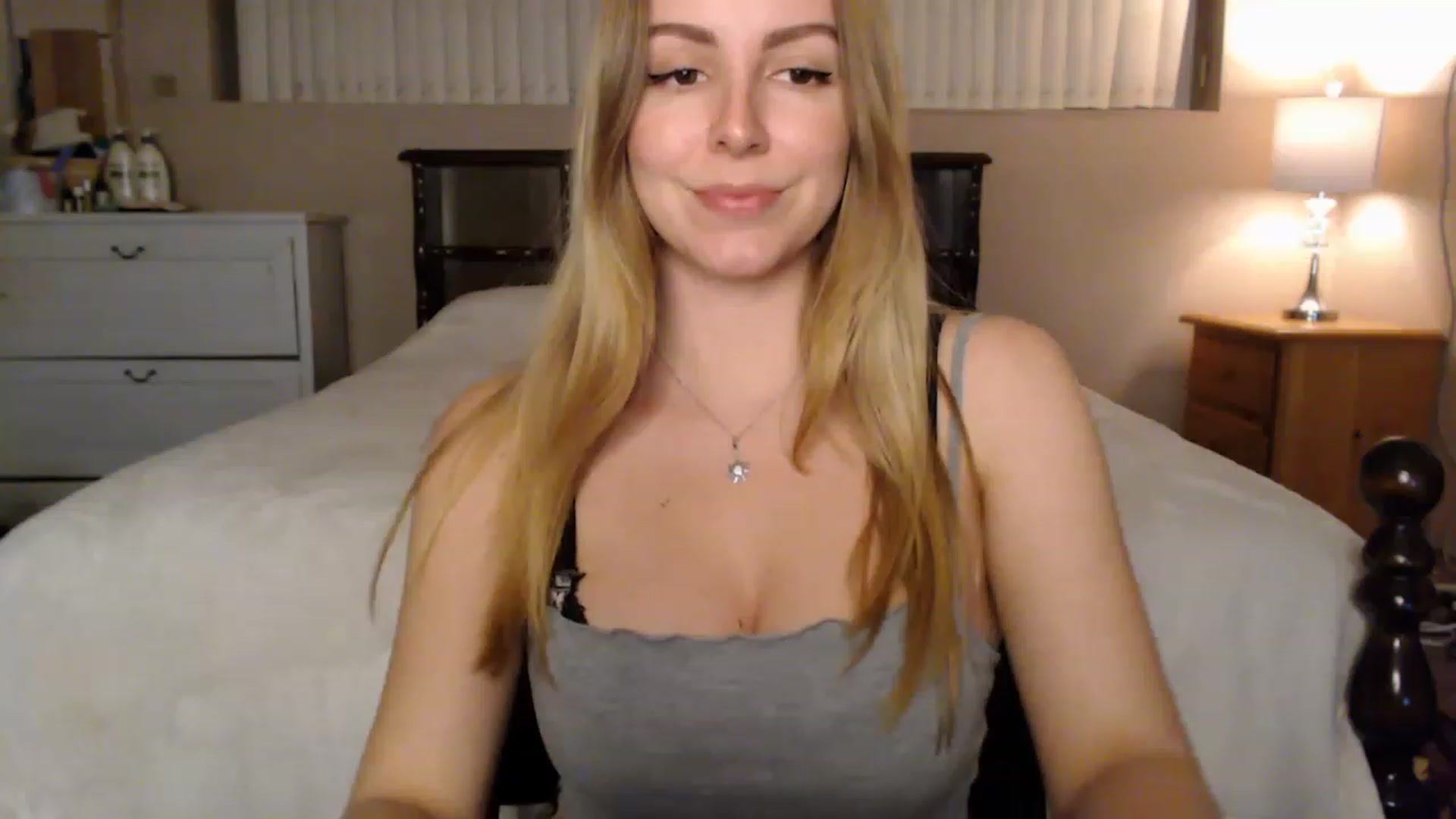 Gallery image thumbnail from MyaDelaney's myfreecams stream on, 12/29/2022, 04:02 image 11 of 20