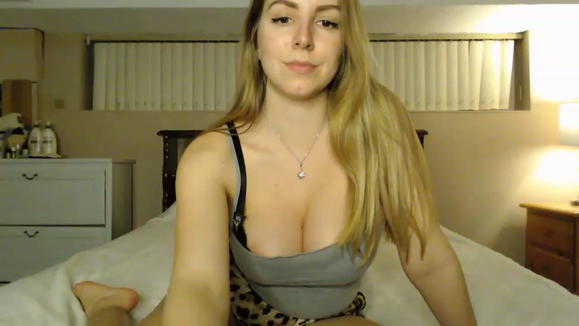 Gallery image thumbnail from MyaDelaney's myfreecams stream on, 12/29/2022, 07:22 image 15 of 20