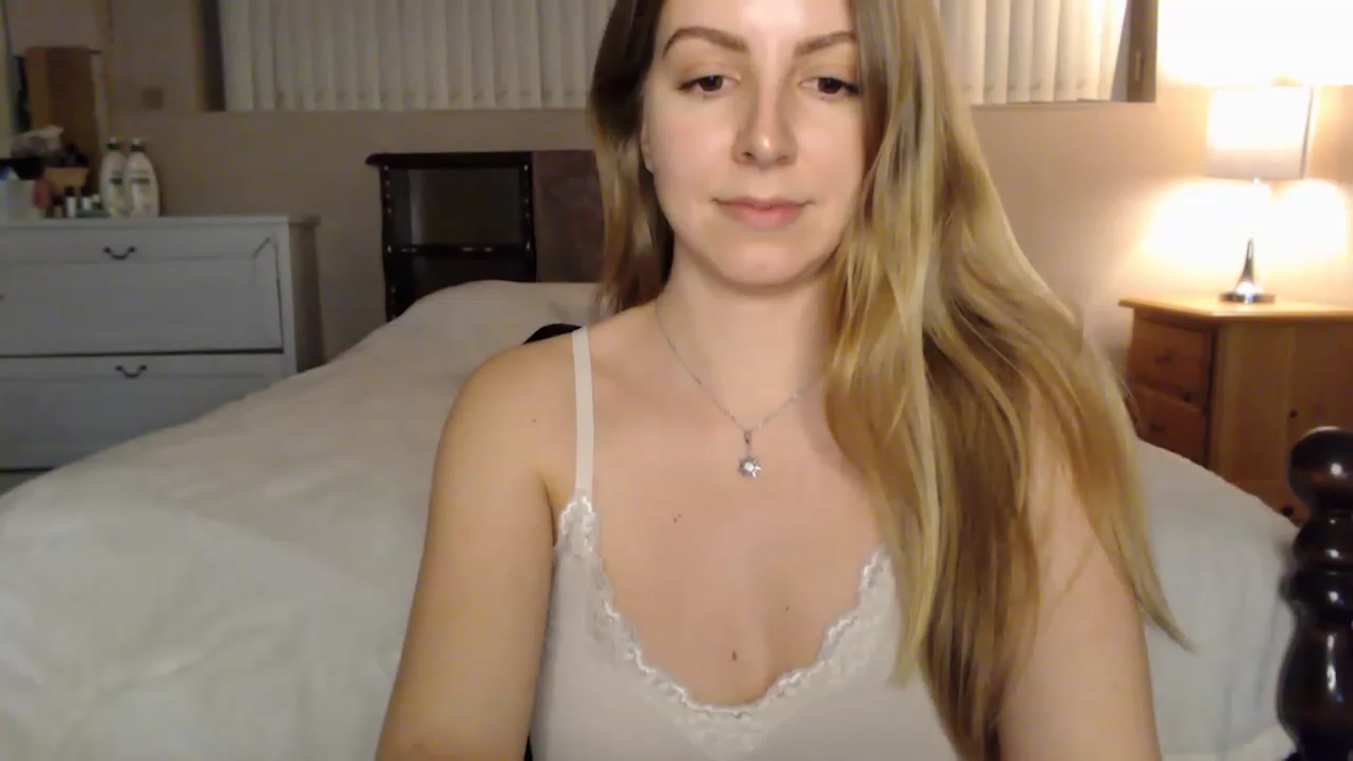 Gallery image thumbnail from MyaDelaney's myfreecams stream on, 01/19/2023, 05:03 image 19 of 20