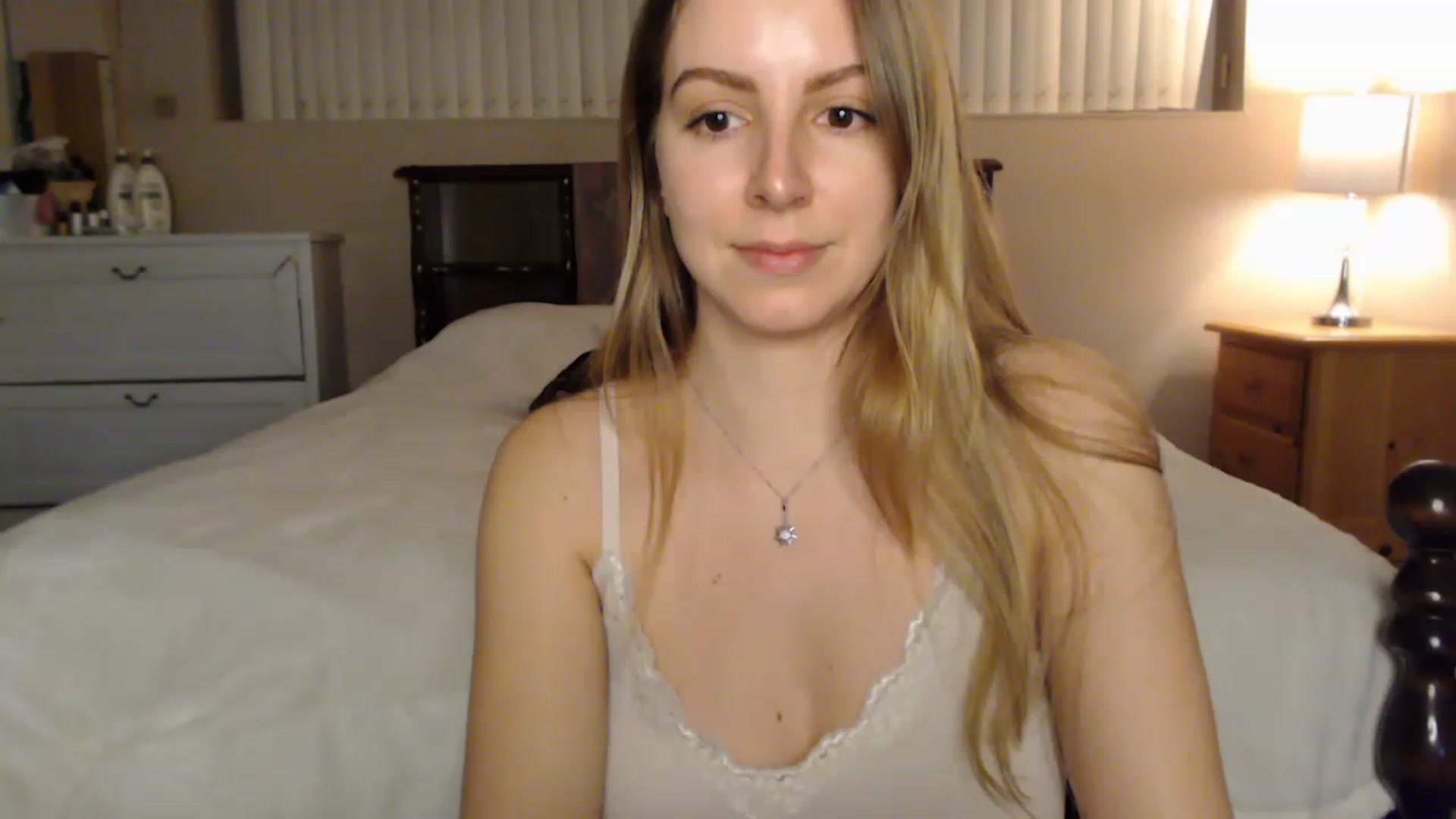 Gallery image thumbnail from MyaDelaney's myfreecams stream on, 01/19/2023, 05:03 image 15 of 20
