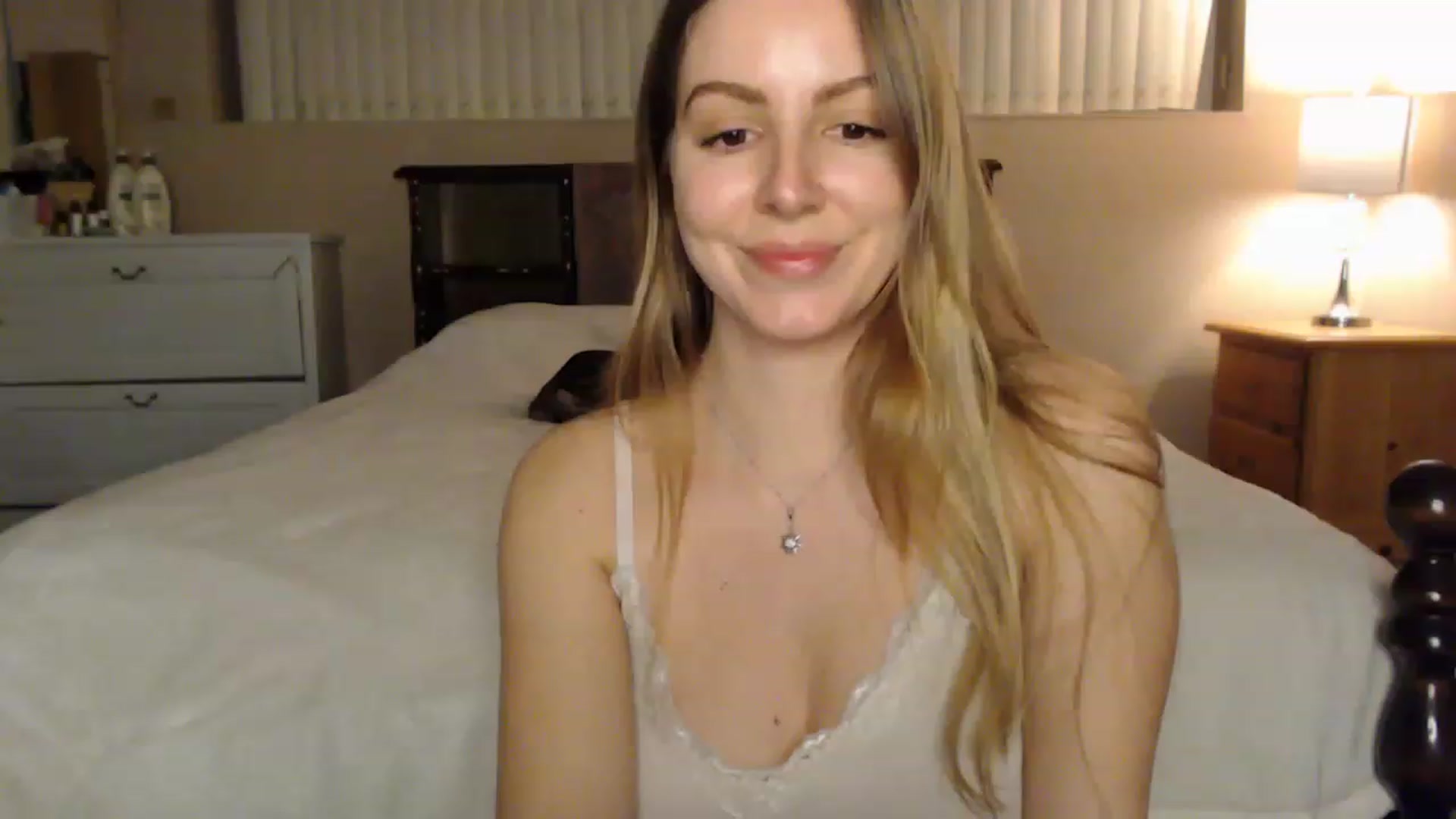Gallery image thumbnail from MyaDelaney's myfreecams stream on, 01/19/2023, 05:03 image 14 of 20