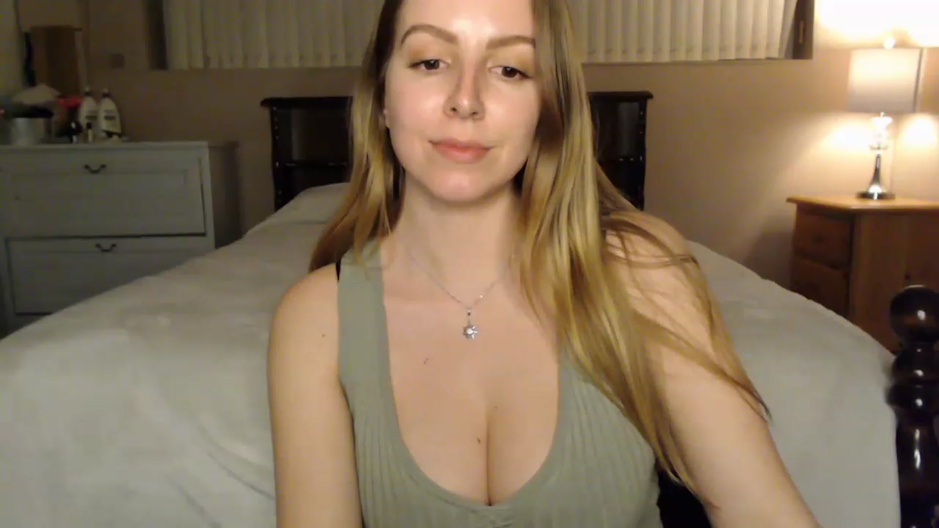 Gallery image thumbnail from MyaDelaney's myfreecams stream on, 03/01/2023, 05:51 image 16 of 20
