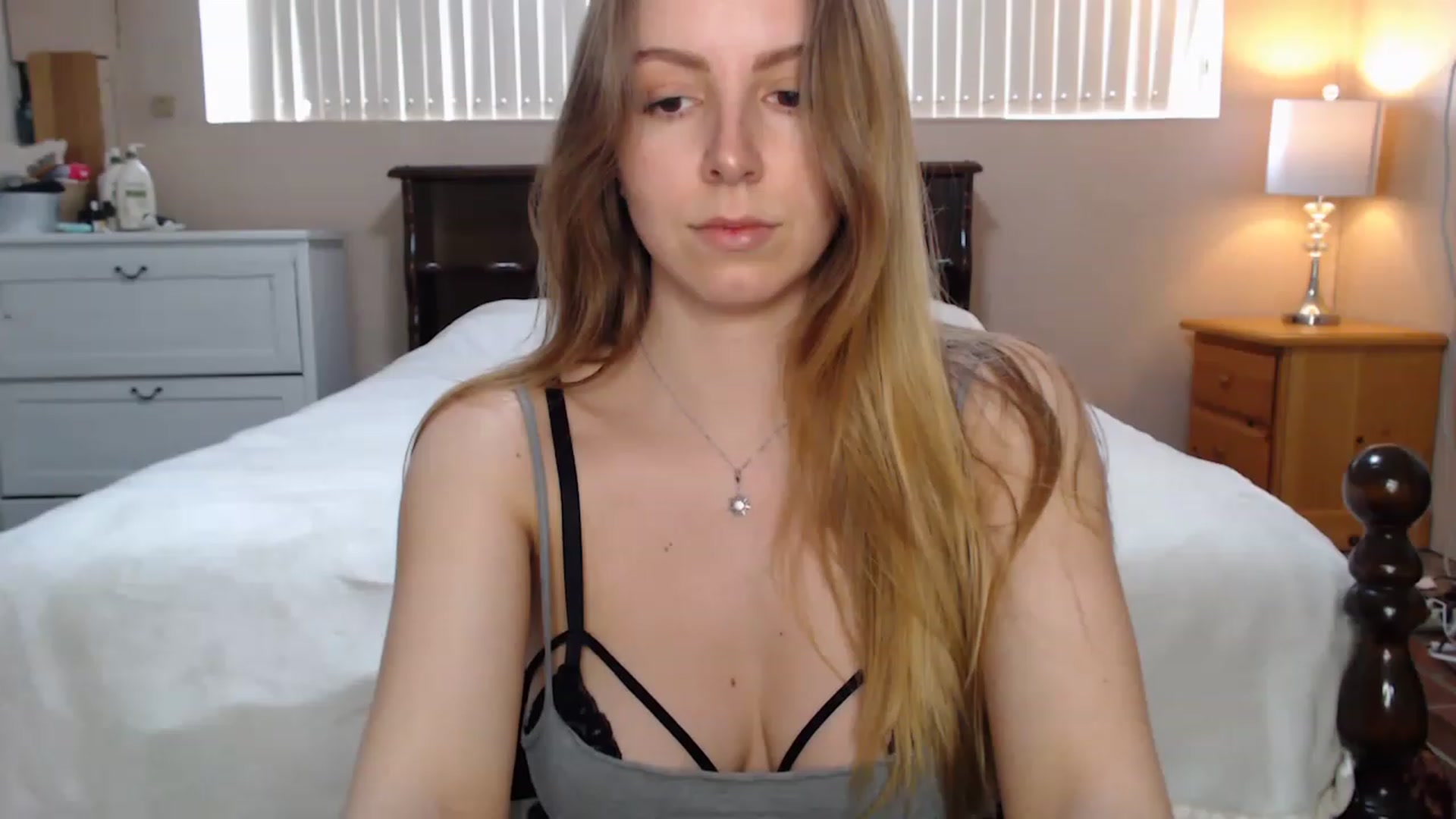 Gallery image thumbnail from MyaDelaney's myfreecams stream on, 03/03/2023, 21:19 image 2 of 20