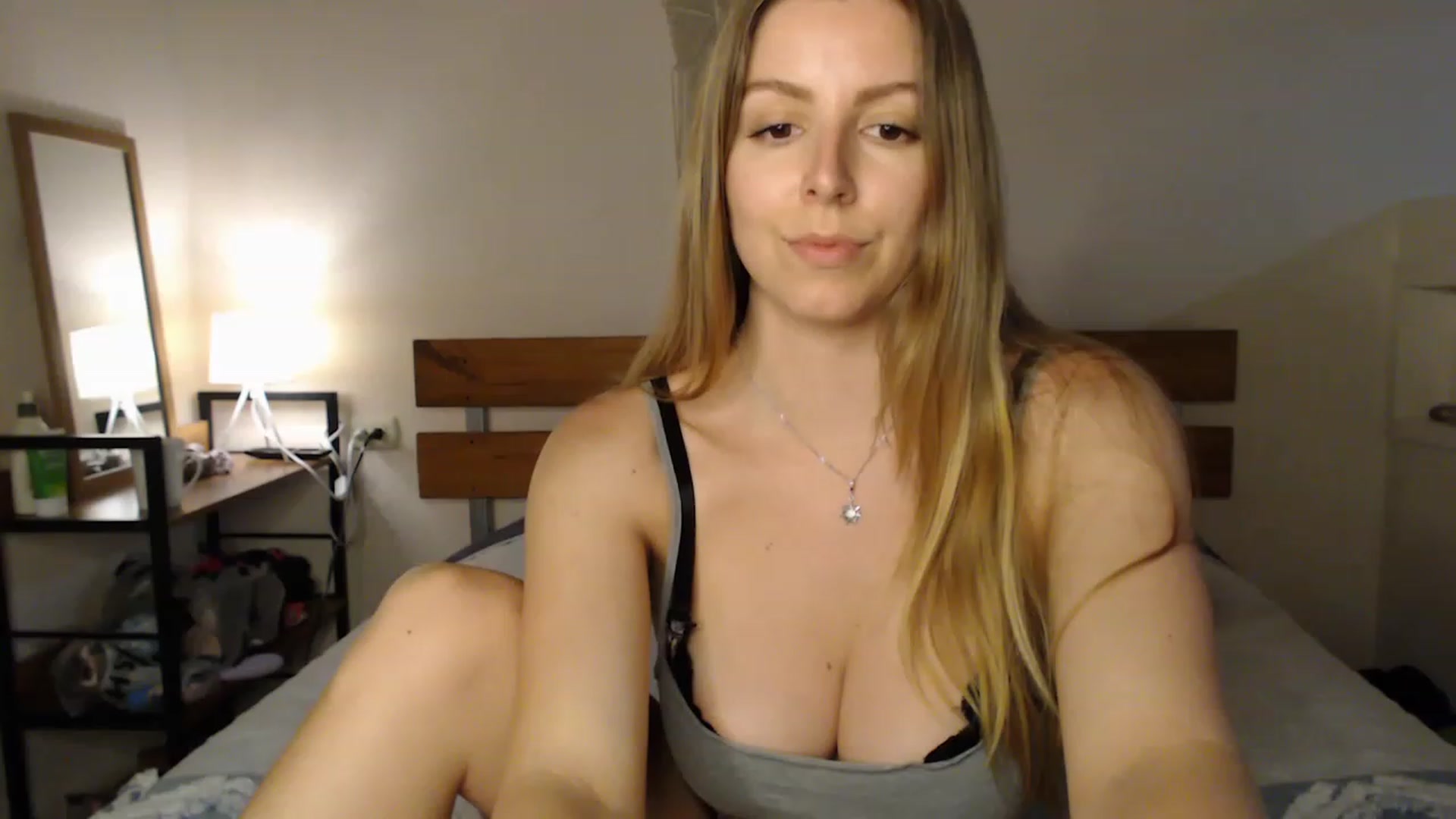Gallery image thumbnail from MyaDelaney's myfreecams stream on, 03/31/2023, 23:15 image 16 of 20