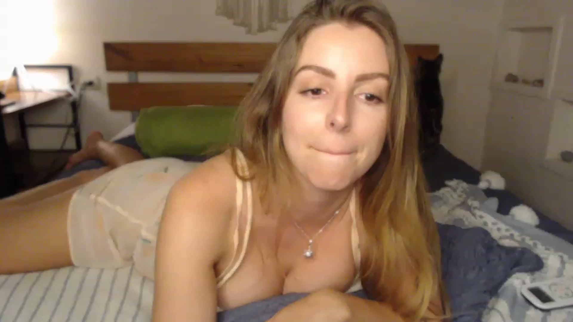 Gallery image thumbnail from MyaDelaney's myfreecams stream on, 04/10/2023, 05:07 image 3 of 20