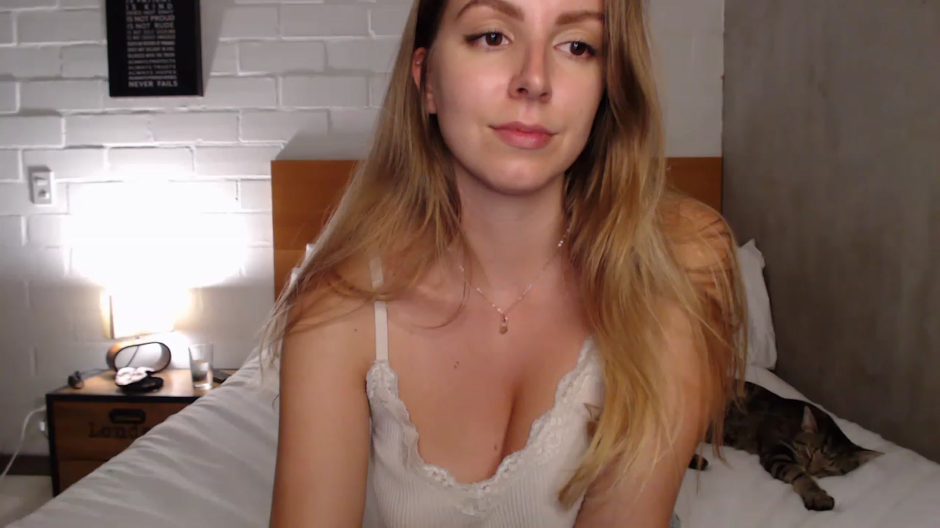 Gallery image thumbnail from MyaDelaney's myfreecams stream on, 06/11/2023, 01:35 image 16 of 20
