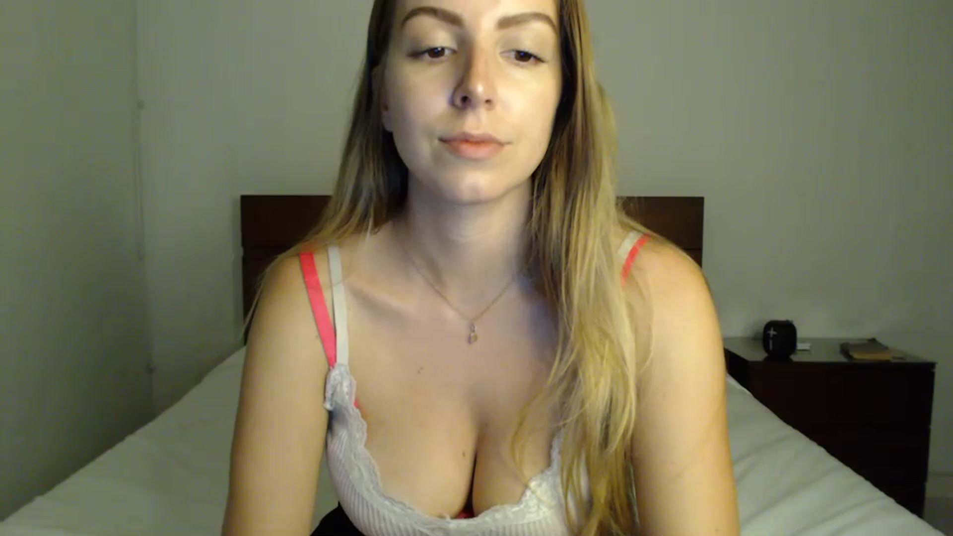 Gallery image thumbnail from MyaDelaney's myfreecams stream on, 07/13/2023, 24:31 image 15 of 20