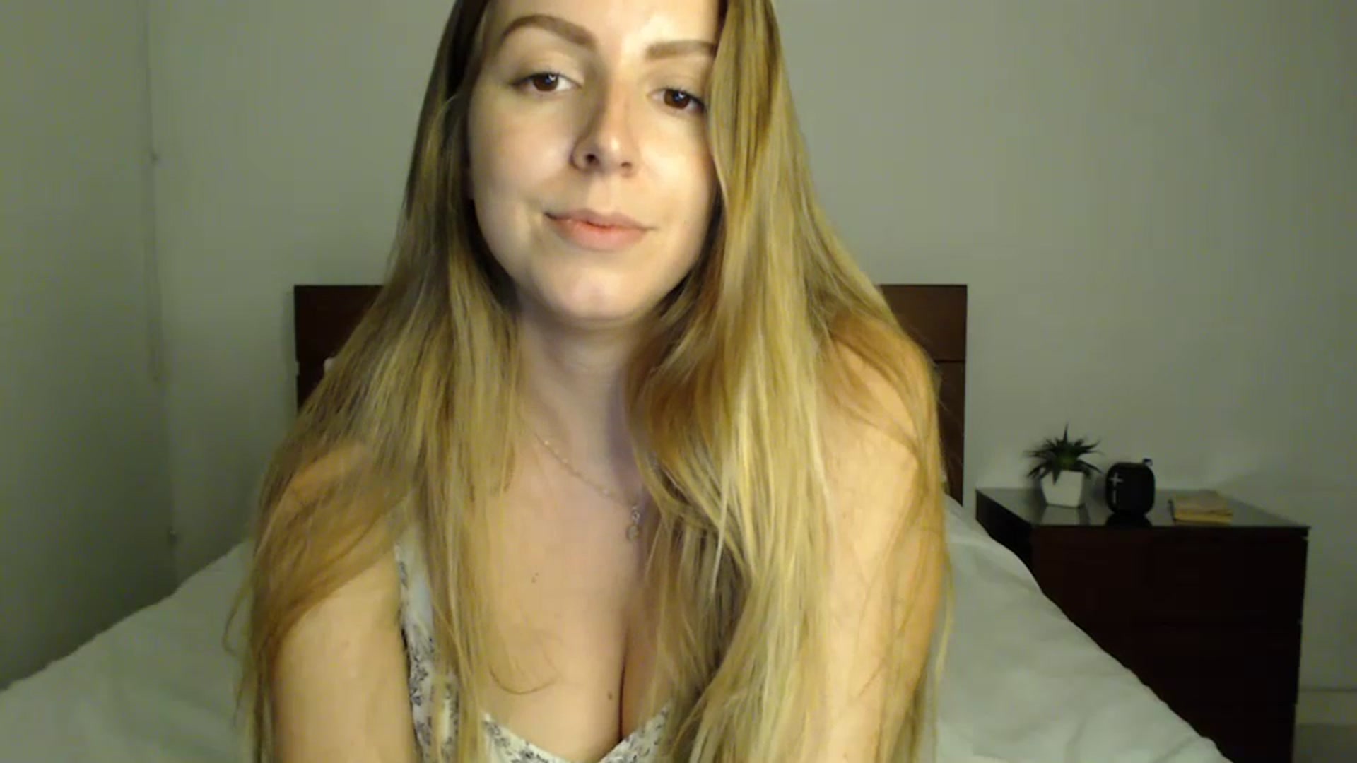 Gallery image thumbnail from MyaDelaney's myfreecams stream on, 07/17/2023, 24:43 image 18 of 20