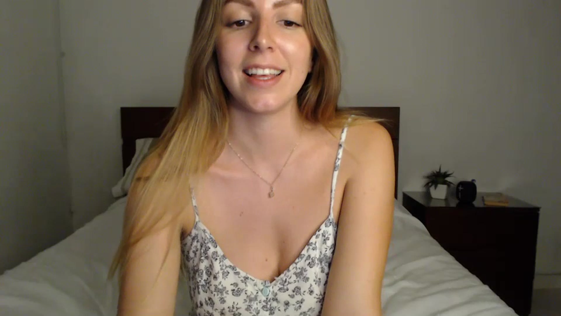 Gallery image thumbnail from MyaDelaney's myfreecams stream on, 07/17/2023, 01:55 image 17 of 20