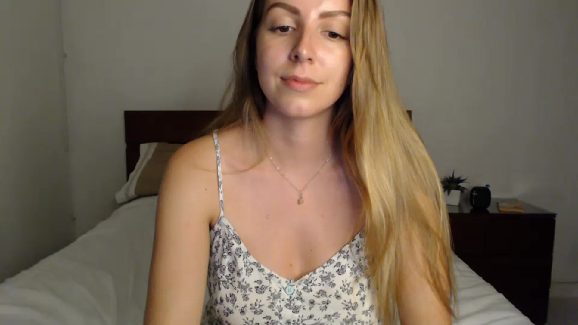 Gallery image thumbnail from MyaDelaney's myfreecams stream on, 07/17/2023, 01:55 image 19 of 20