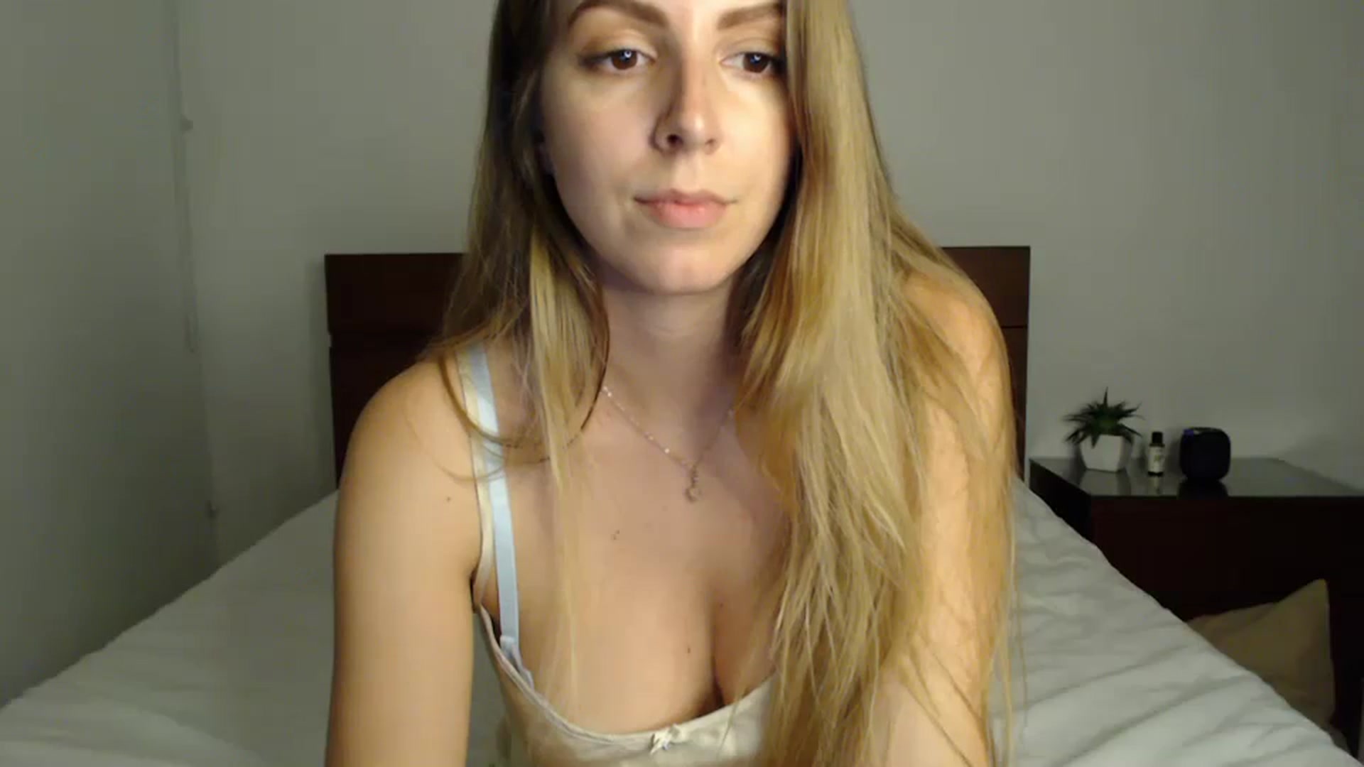 Gallery image thumbnail from MyaDelaney's myfreecams stream on, 07/24/2023, 02:11 image 2 of 20