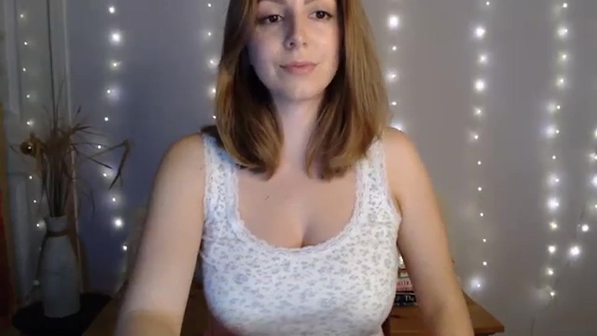 Gallery image thumbnail from MyaDelaney's myfreecams stream on, 12/13/2023, 04:39 image 15 of 20
