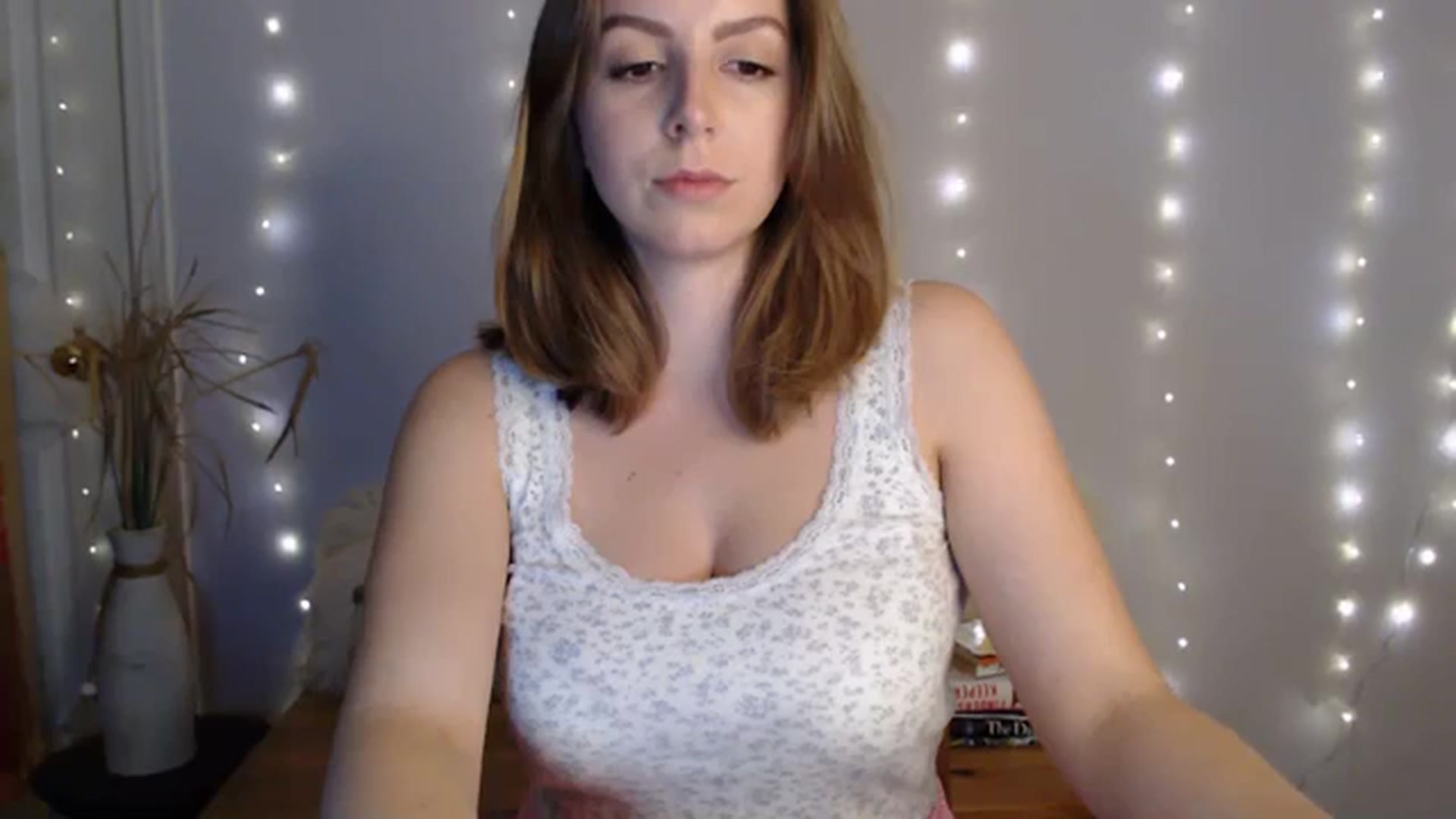 Gallery image thumbnail from MyaDelaney's myfreecams stream on, 12/13/2023, 04:39 image 13 of 20