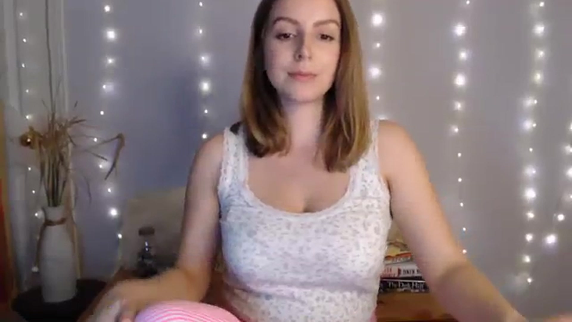 Gallery image thumbnail from MyaDelaney's myfreecams stream on, 12/13/2023, 04:39 image 9 of 20
