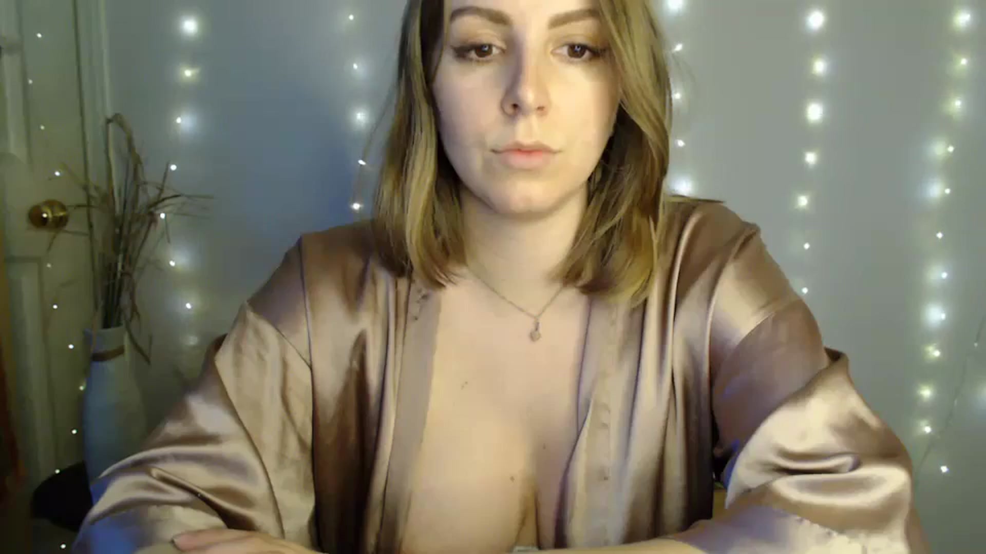 Gallery image thumbnail from MyaDelaney's myfreecams stream on, 02/21/2024, 01:32 image 8 of 20