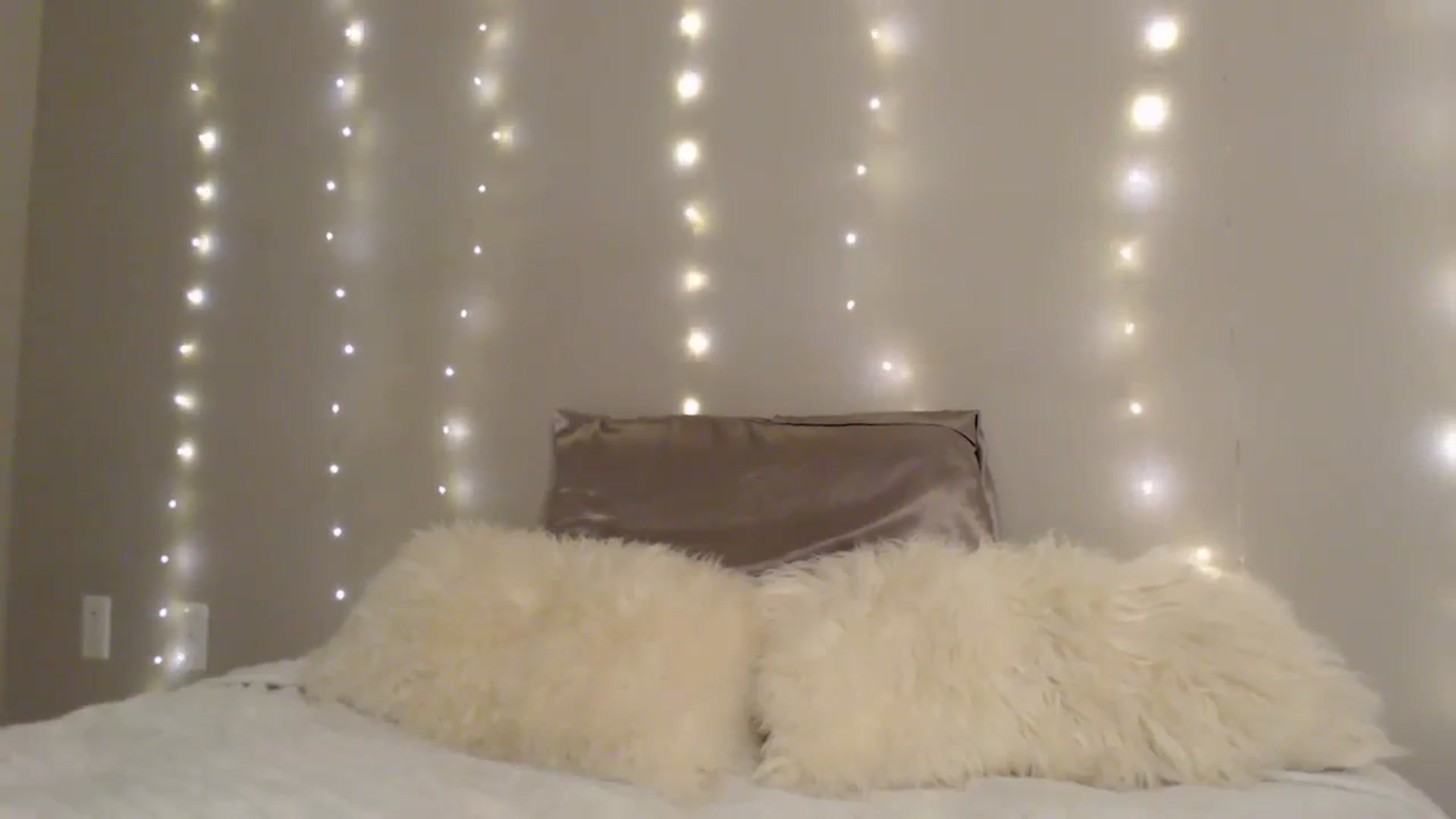 Gallery image thumbnail from MyaDelaney's myfreecams stream on, 04/10/2024, 05:30 image 17 of 20