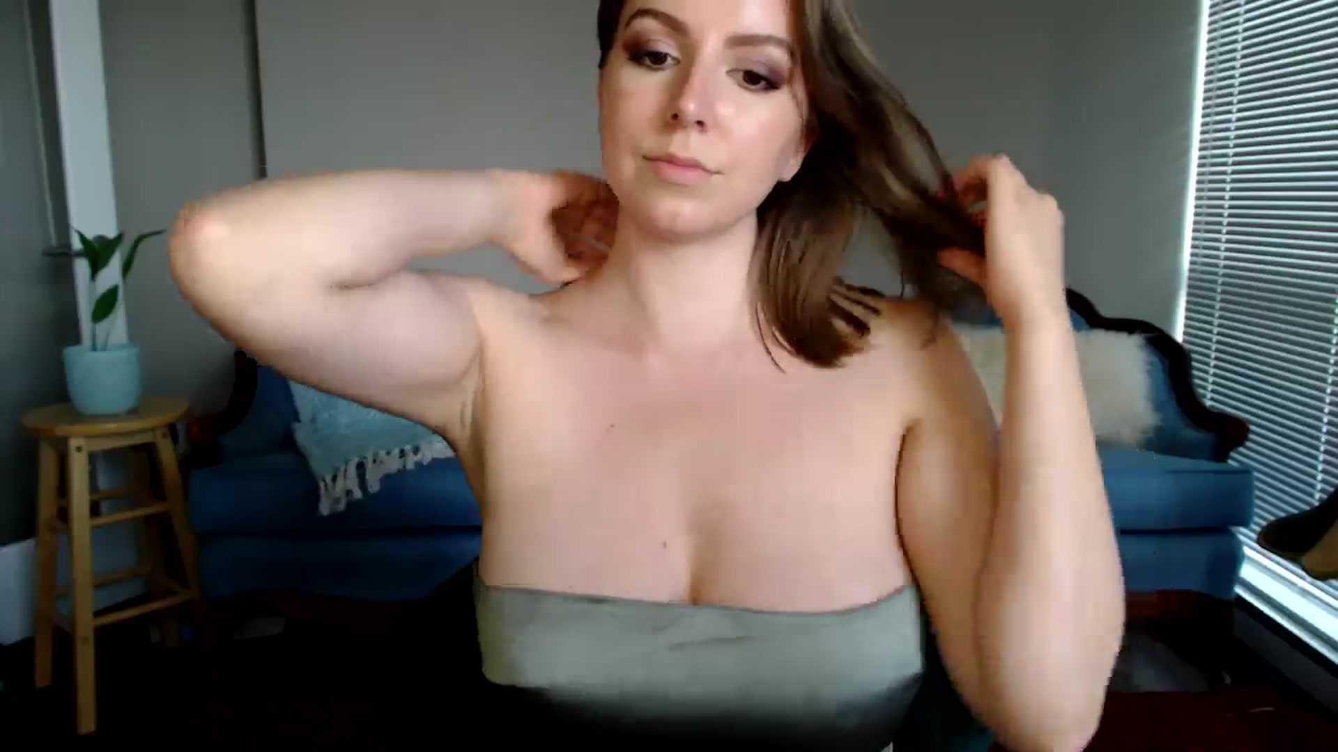 Gallery image thumbnail from MyaDelaney's myfreecams stream on, 04/30/2024, 01:34 image 10 of 20