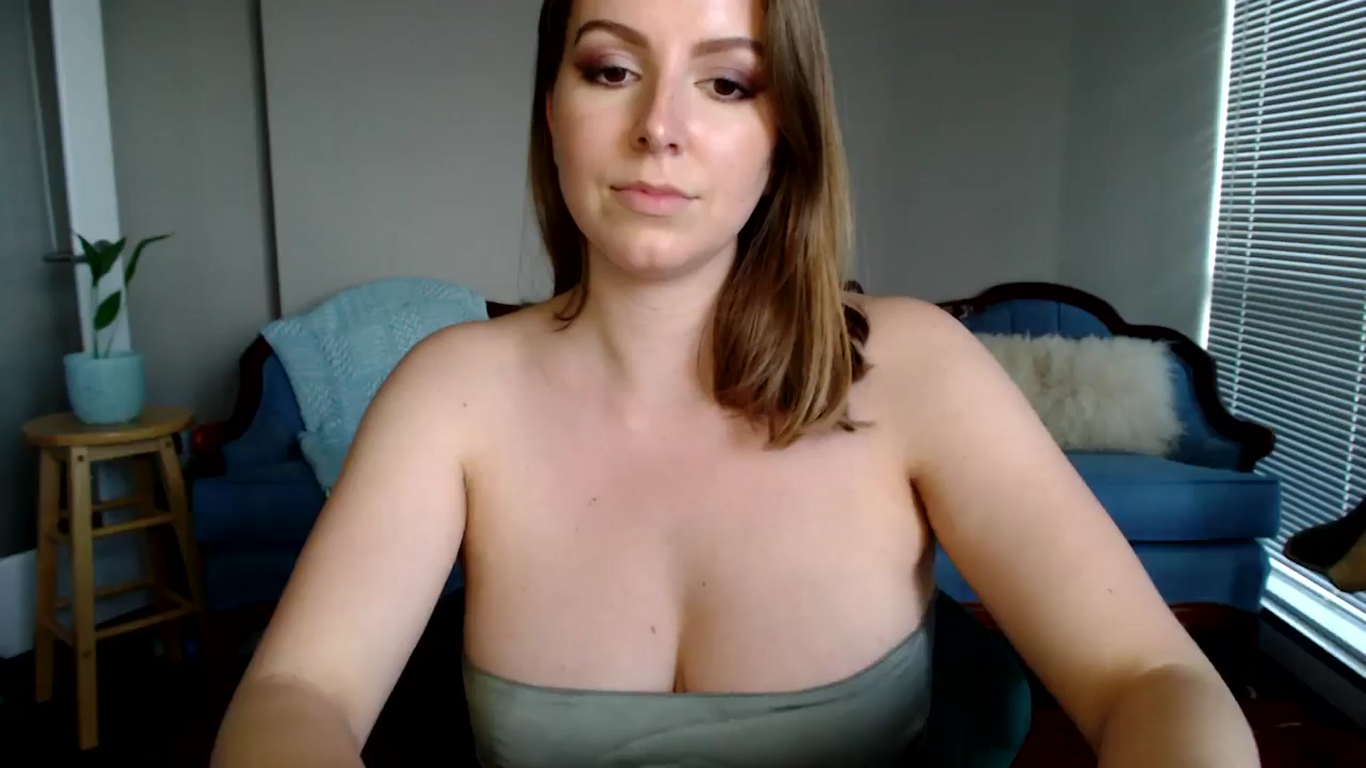 Gallery image thumbnail from MyaDelaney's myfreecams stream on, 04/30/2024, 01:34 image 7 of 20