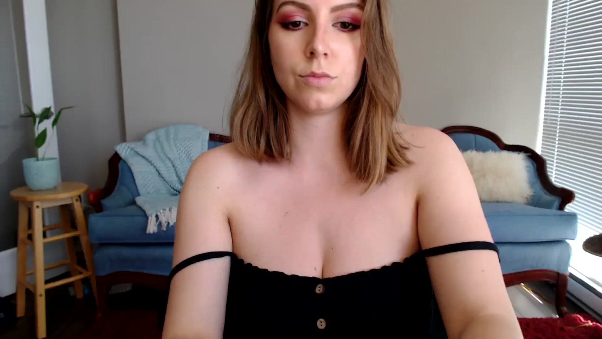 Gallery image thumbnail from MyaDelaney's myfreecams stream on, 04/30/2024, 21:34 image 15 of 20