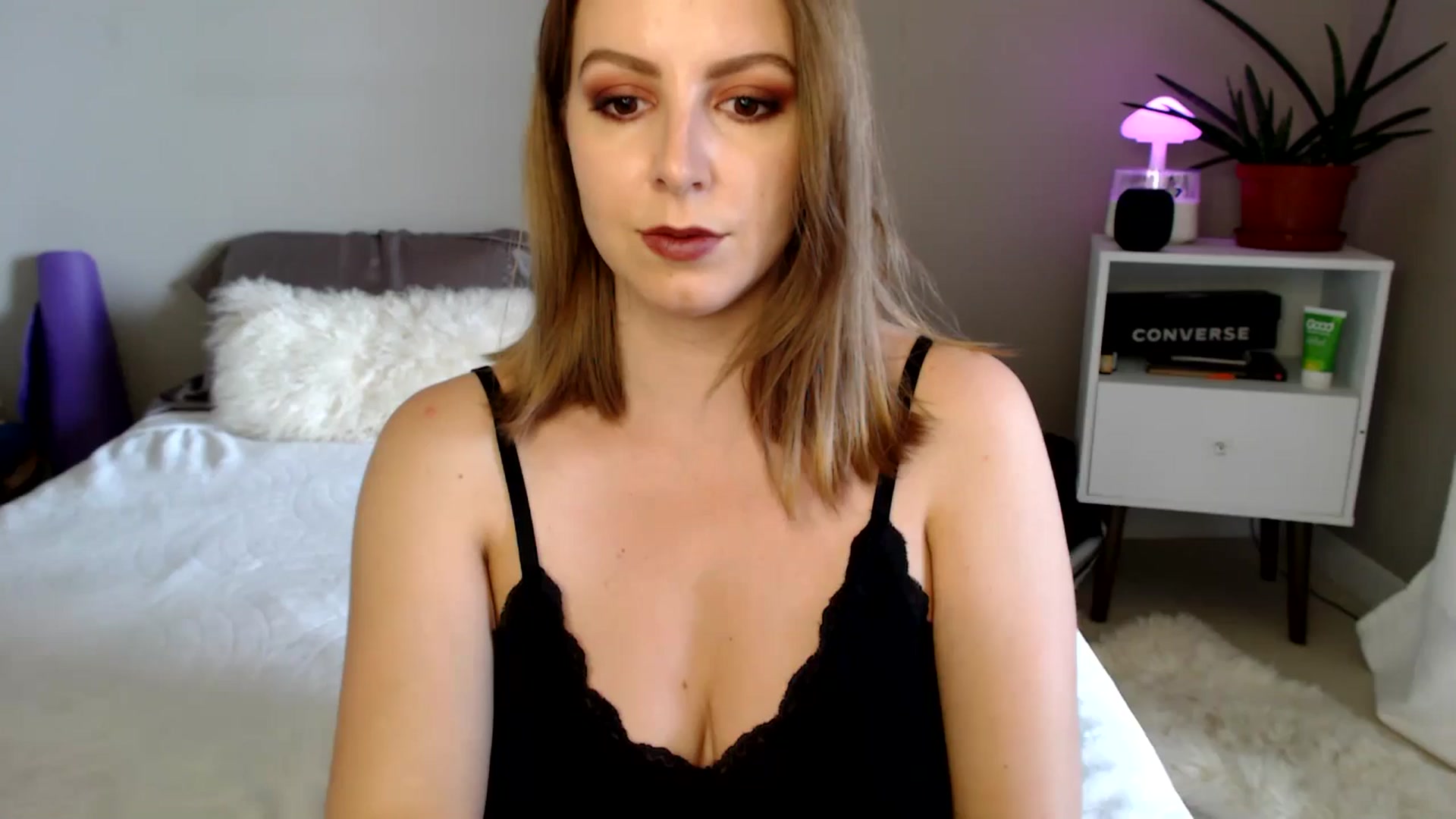 Gallery image thumbnail from MyaDelaney's myfreecams stream on, 05/16/2024, 24:20 image 10 of 20
