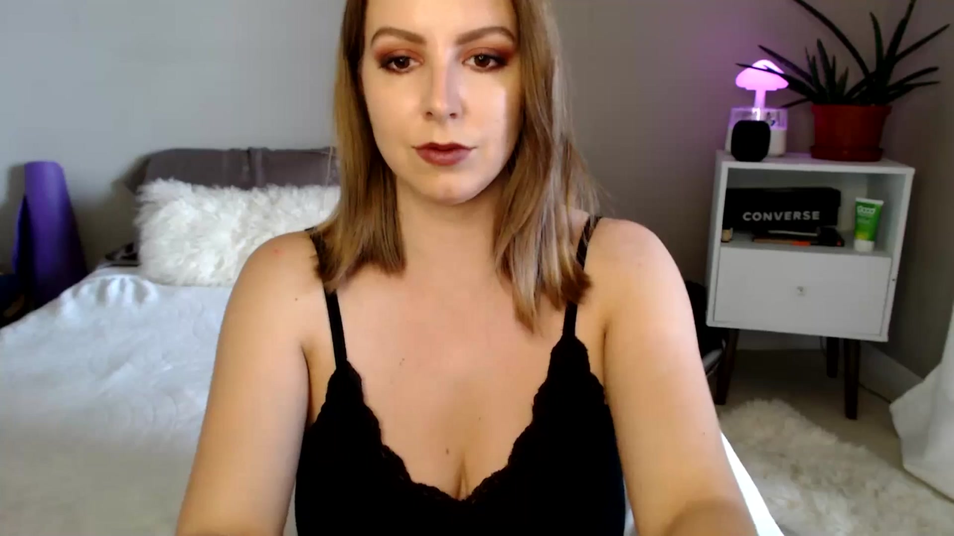 Gallery image thumbnail from MyaDelaney's myfreecams stream on, 05/16/2024, 24:20 image 12 of 20
