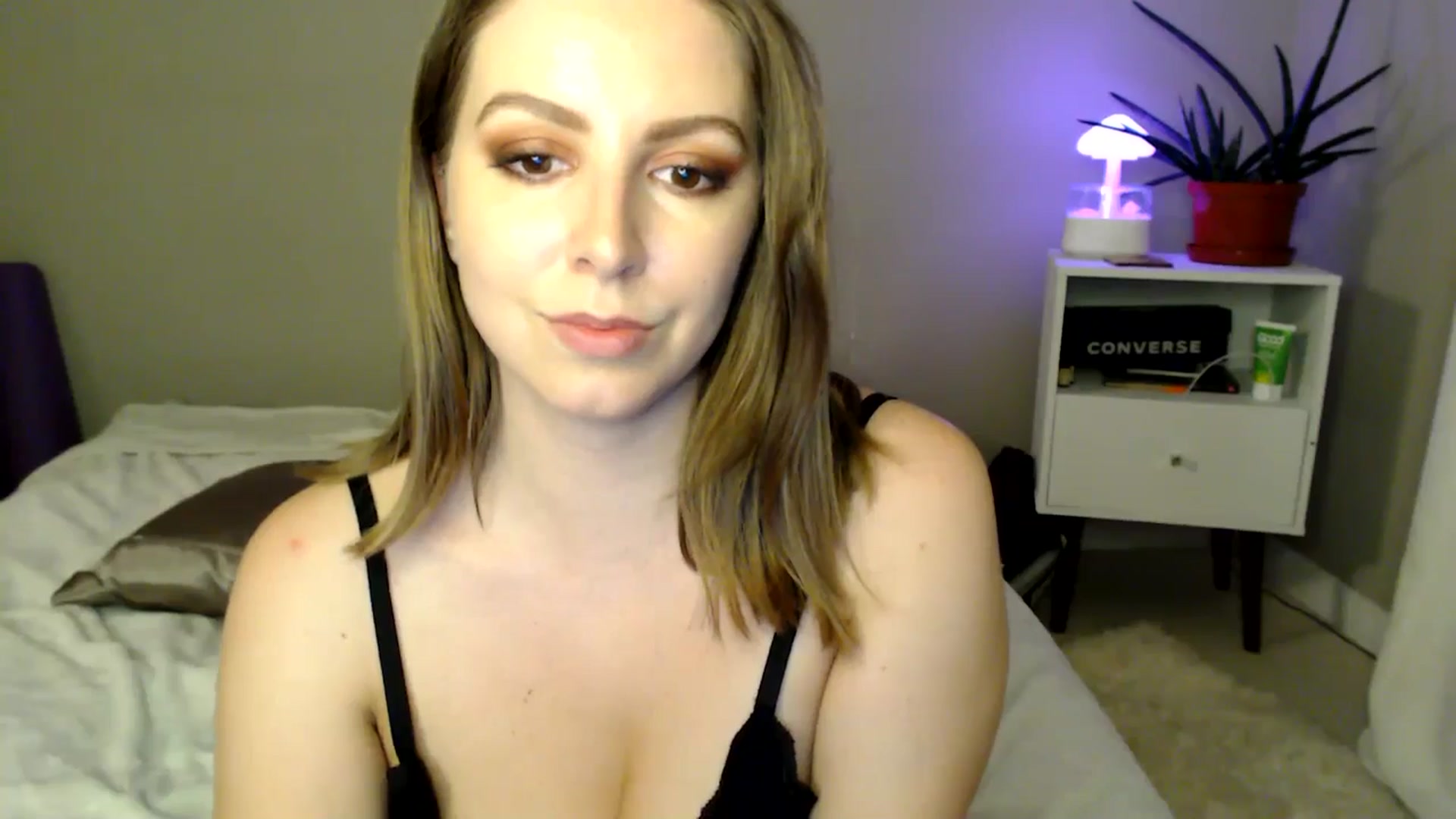 Gallery image thumbnail from MyaDelaney's myfreecams stream on, 05/16/2024, 06:33 image 10 of 20