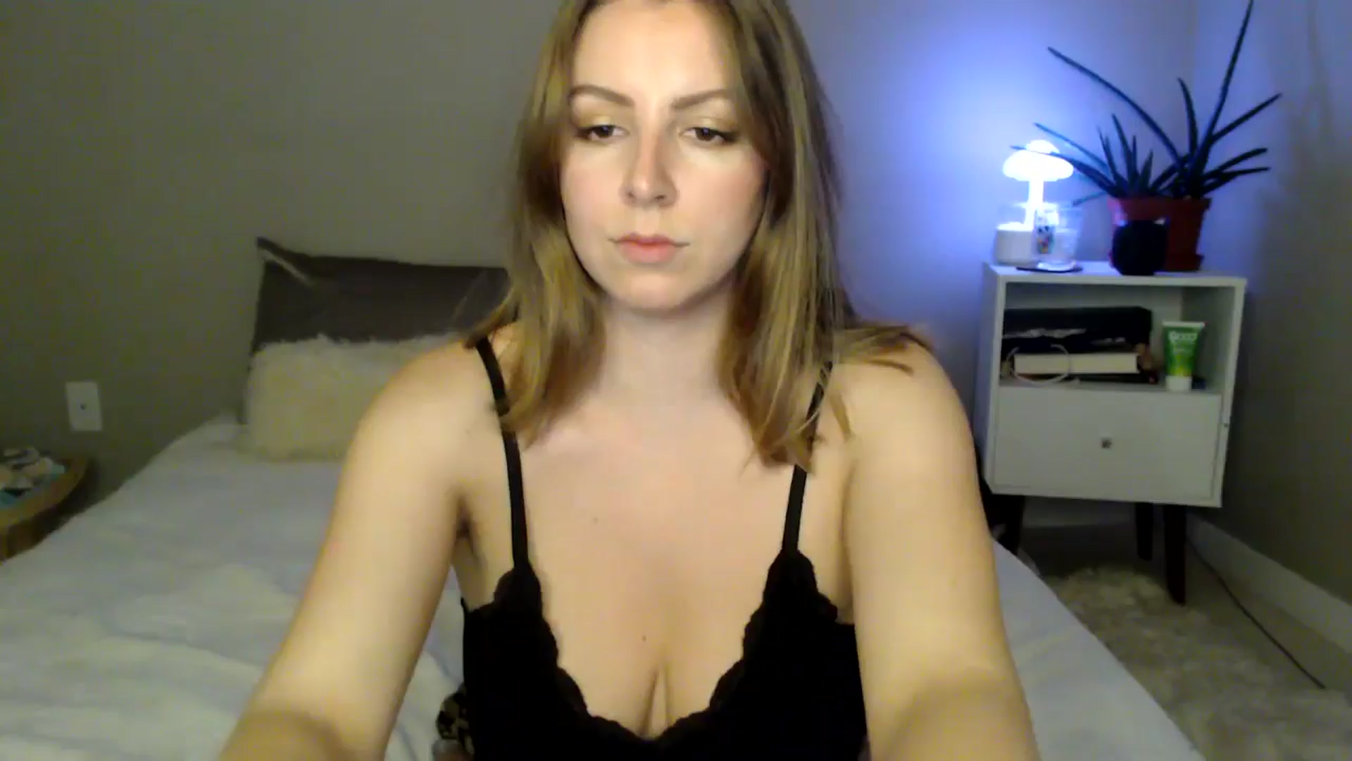 Gallery image thumbnail from MyaDelaney's myfreecams stream on, 05/26/2024, 07:01 image 1 of 20