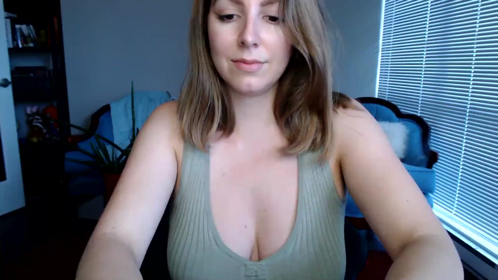 Gallery image thumbnail from MyaDelaney's myfreecams stream on, 06/02/2024, 24:36 image 20 of 20
