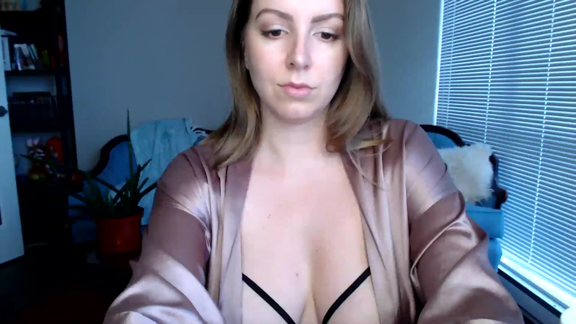 Gallery image thumbnail from MyaDelaney's myfreecams stream on, 06/02/2024, 23:54 image 15 of 20